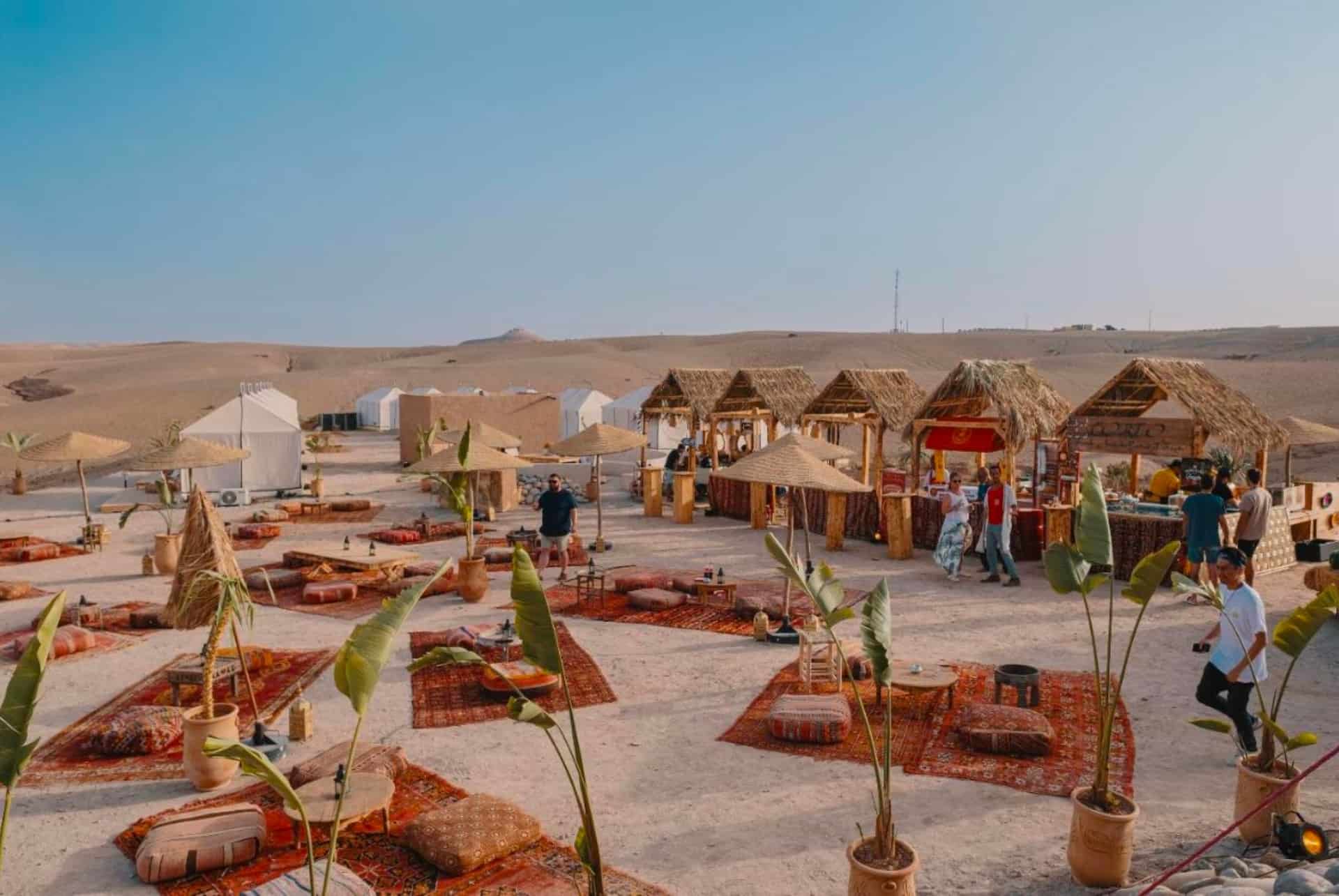 nuit desert agafay marrakech en juillet