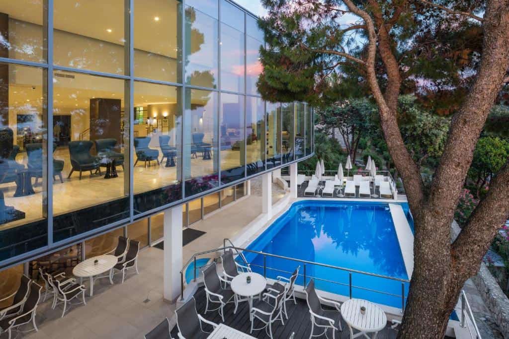 royal ariston hotel