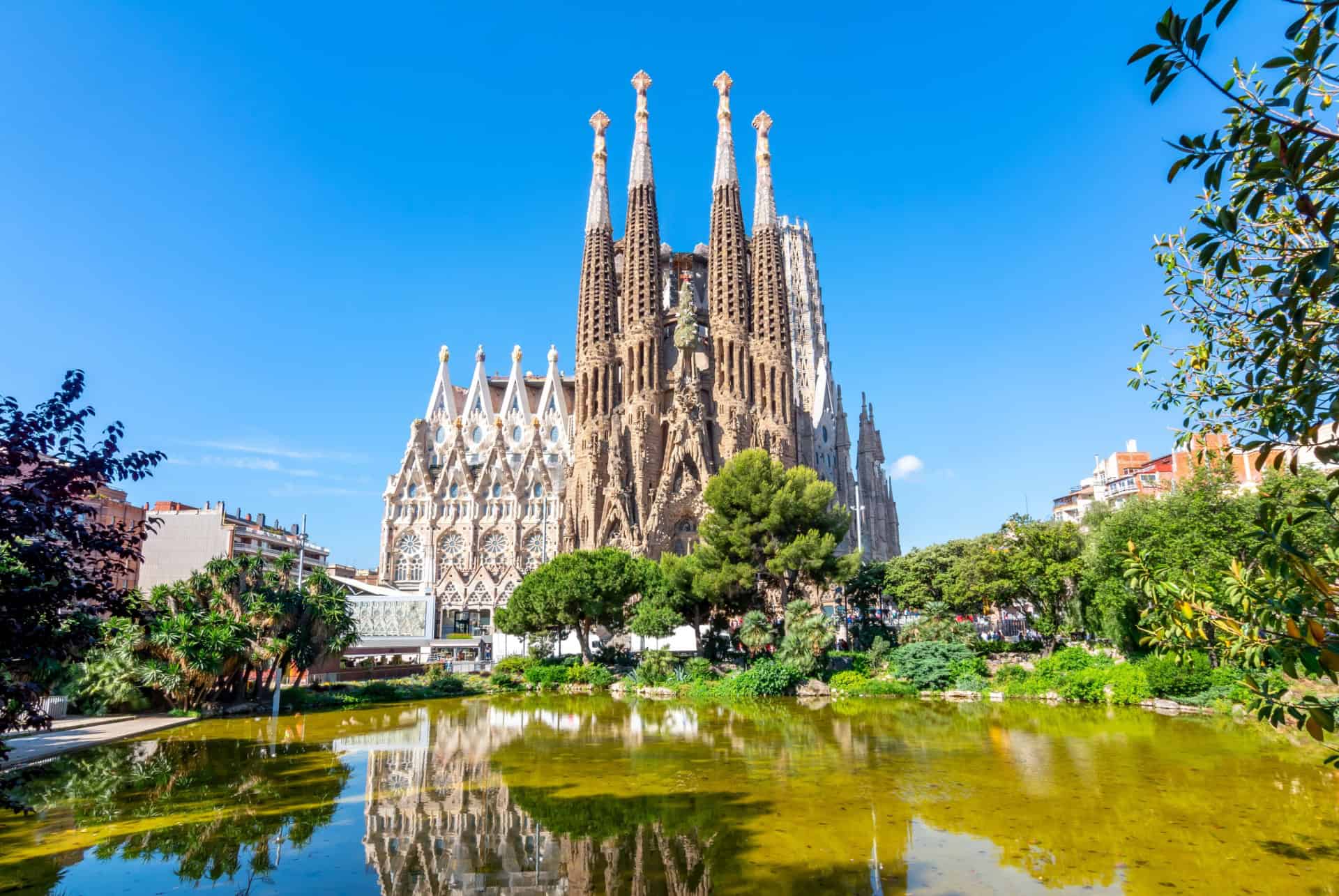 sagrada familia barcelone en juin