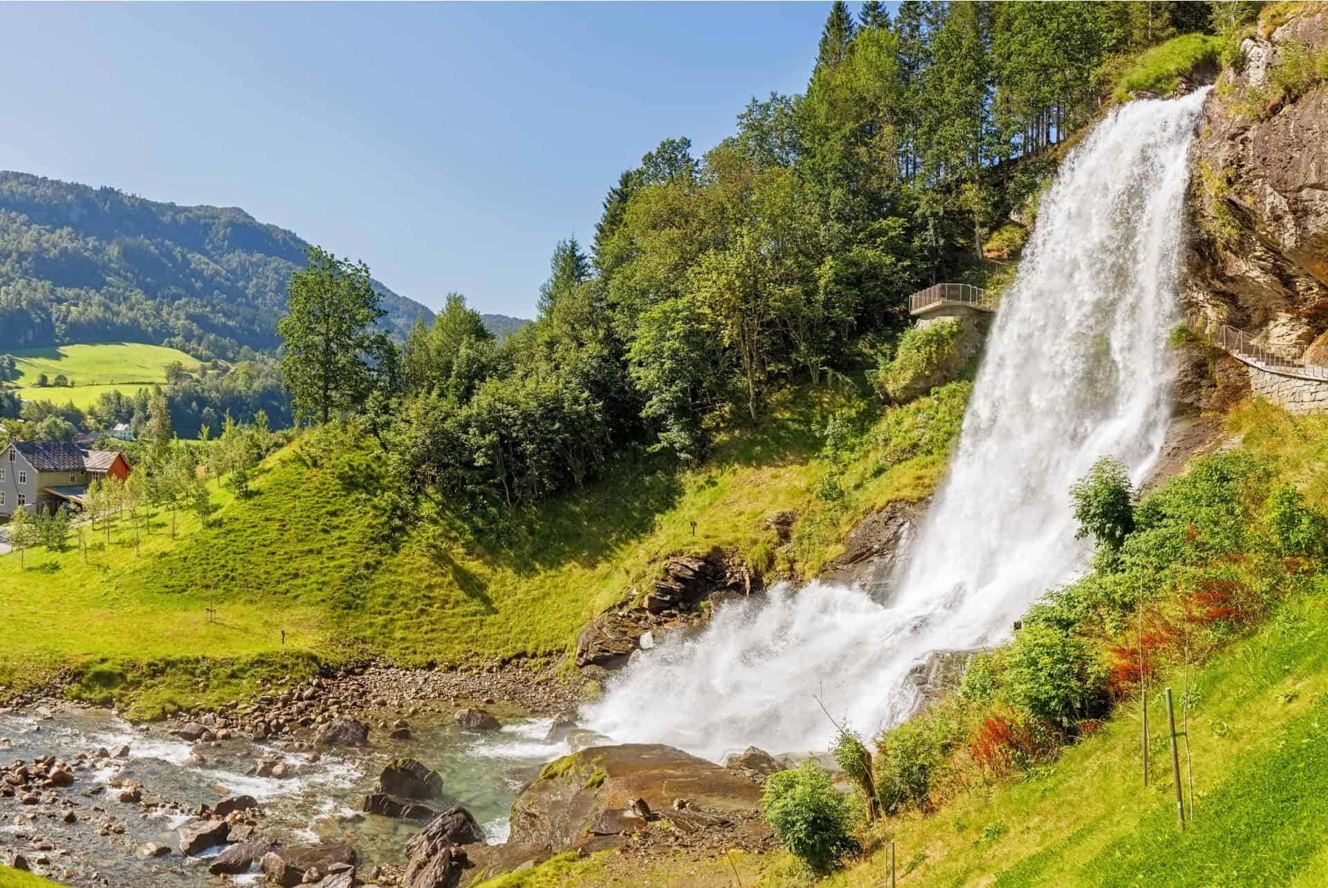 cascades steinsdalsfossen que faire bergen