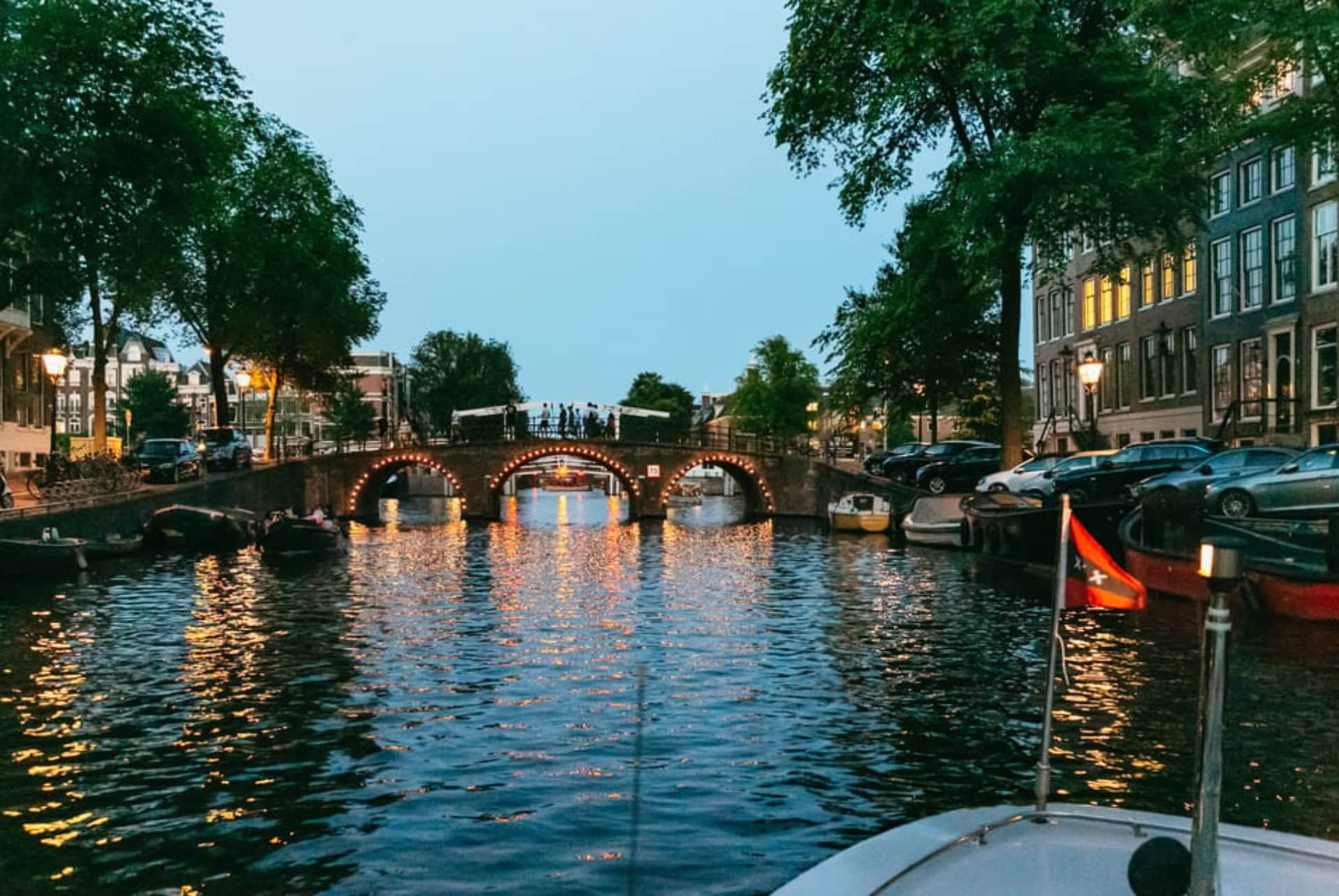 Croisière sur les canaux en soirée