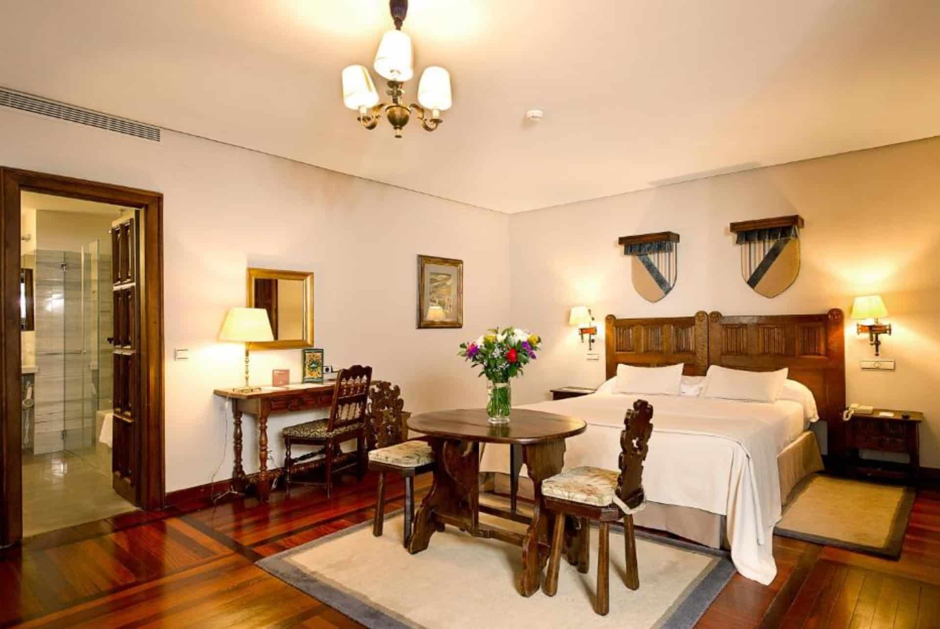 hostal reis catolicos