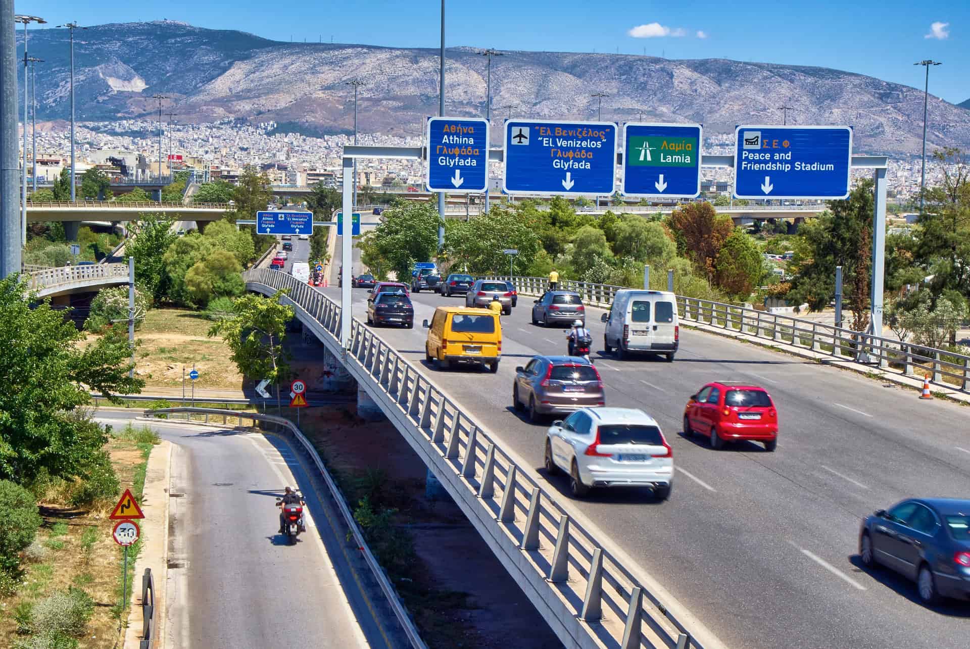 rouler avec une voiture de location a athenes