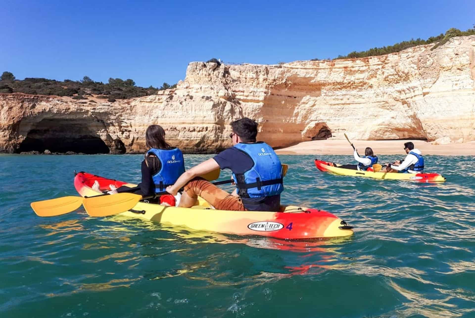 Visite guidée des grottes en kayak