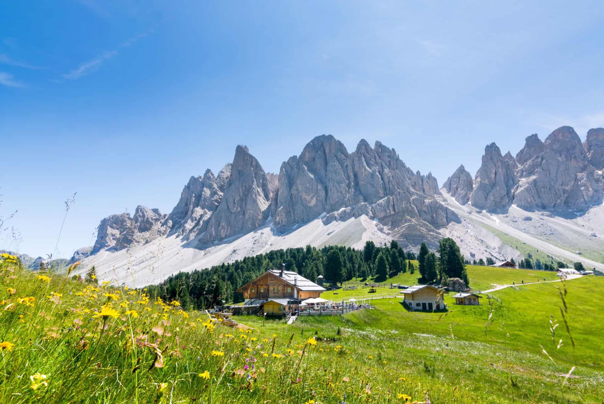 refuge geisler alm val de funes dolomites