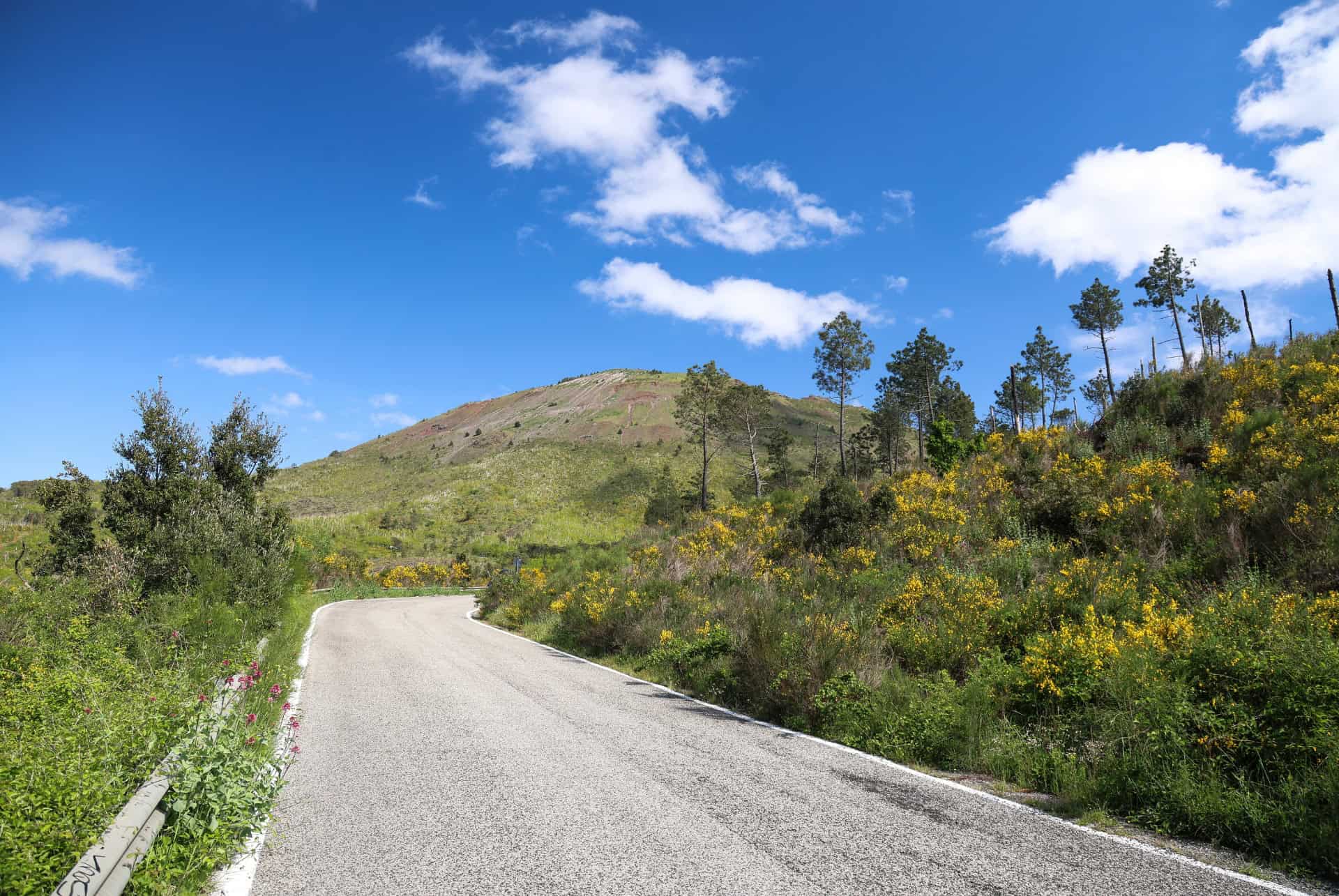 route vers le volcan
