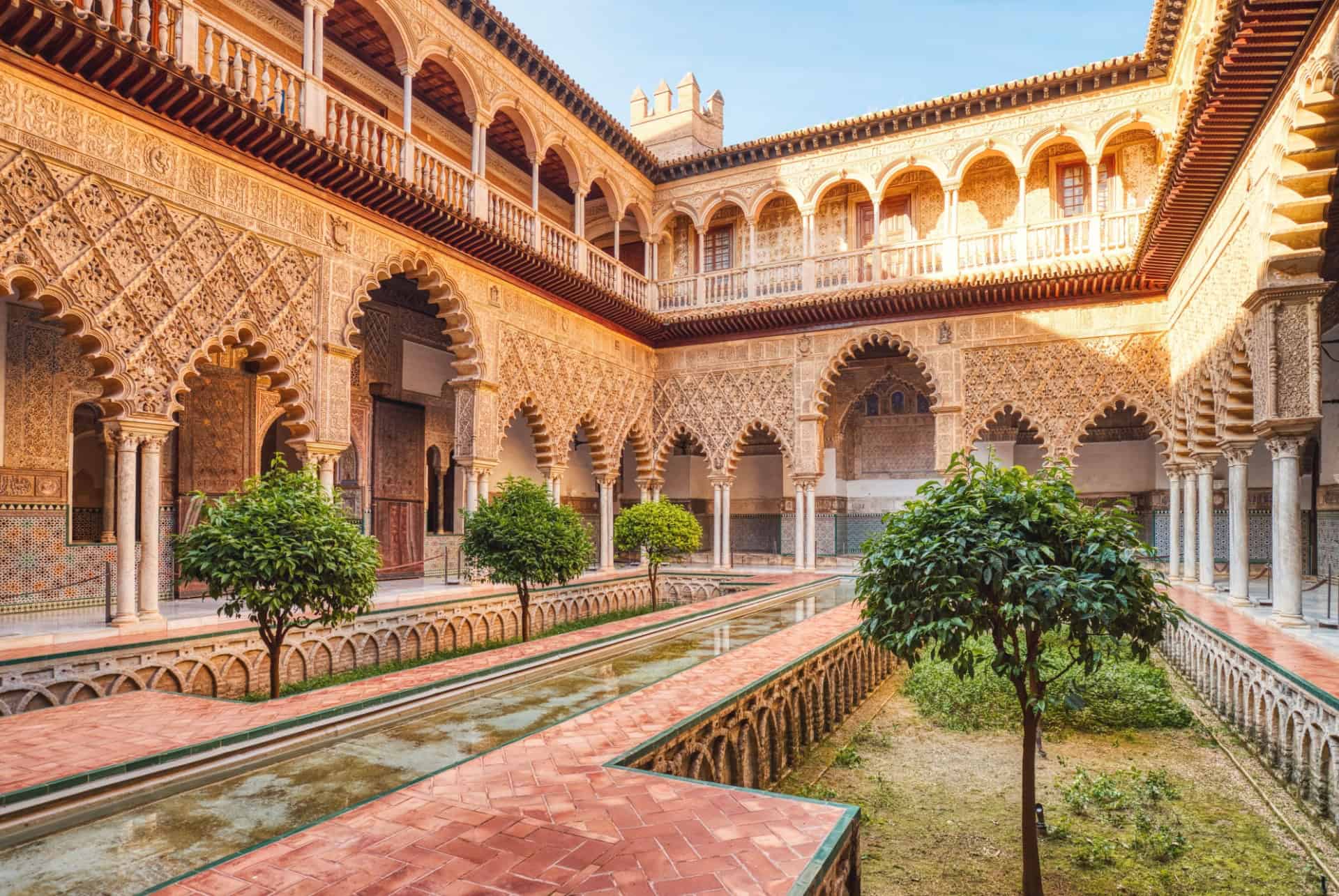 Patio de las Doncellas alcazar de séville