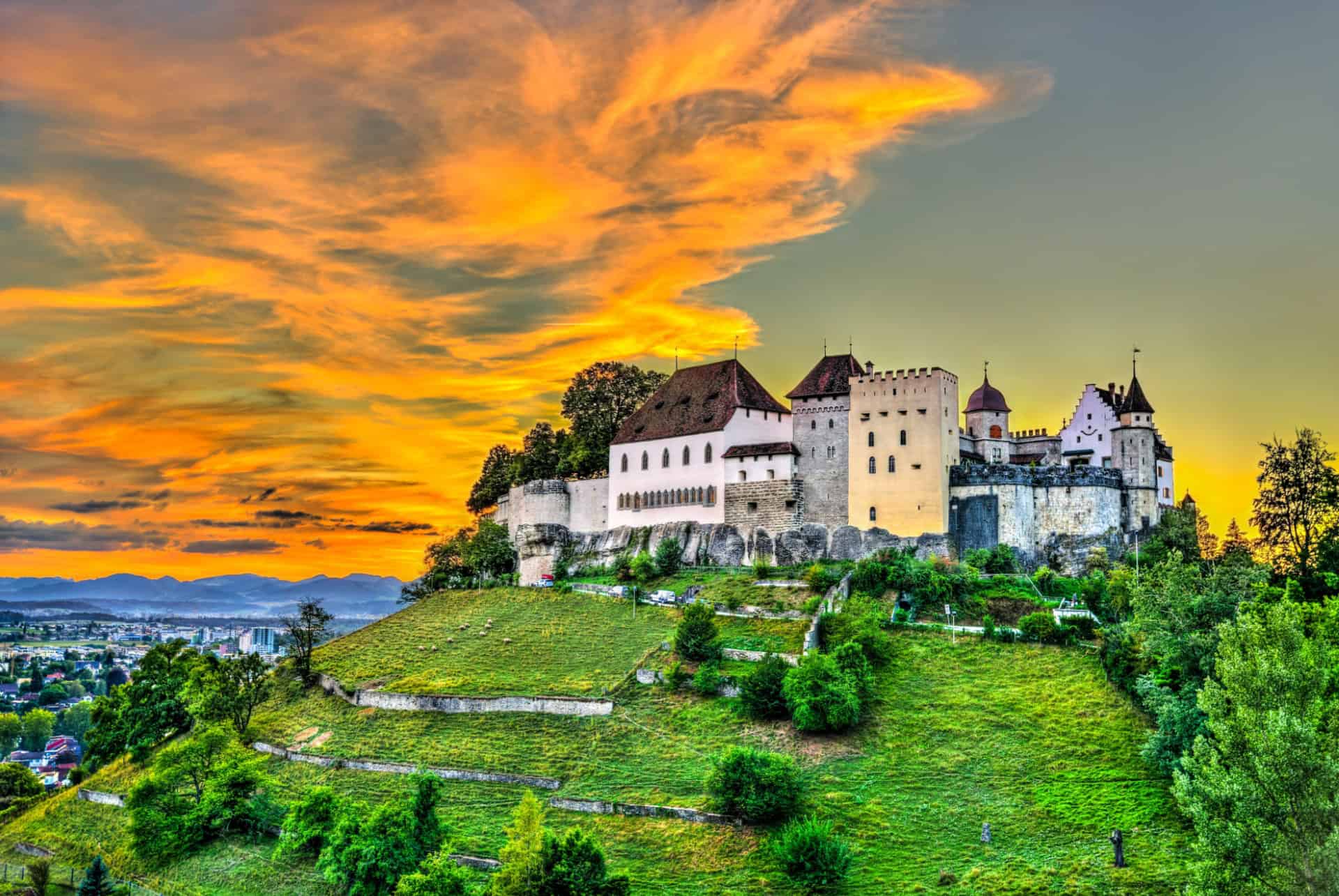 plus beaux chateaux de suisse lenzbourg