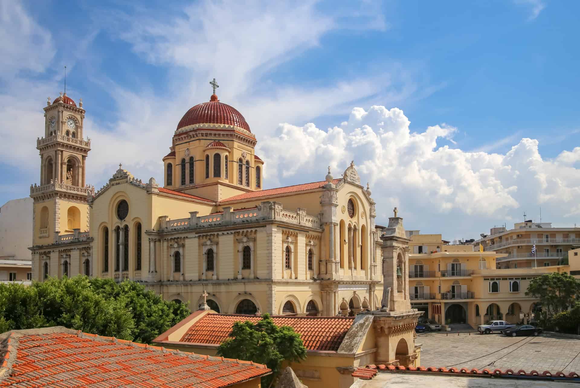 Cathédrale Agios Minas d’Héraklion et son dôme rouge