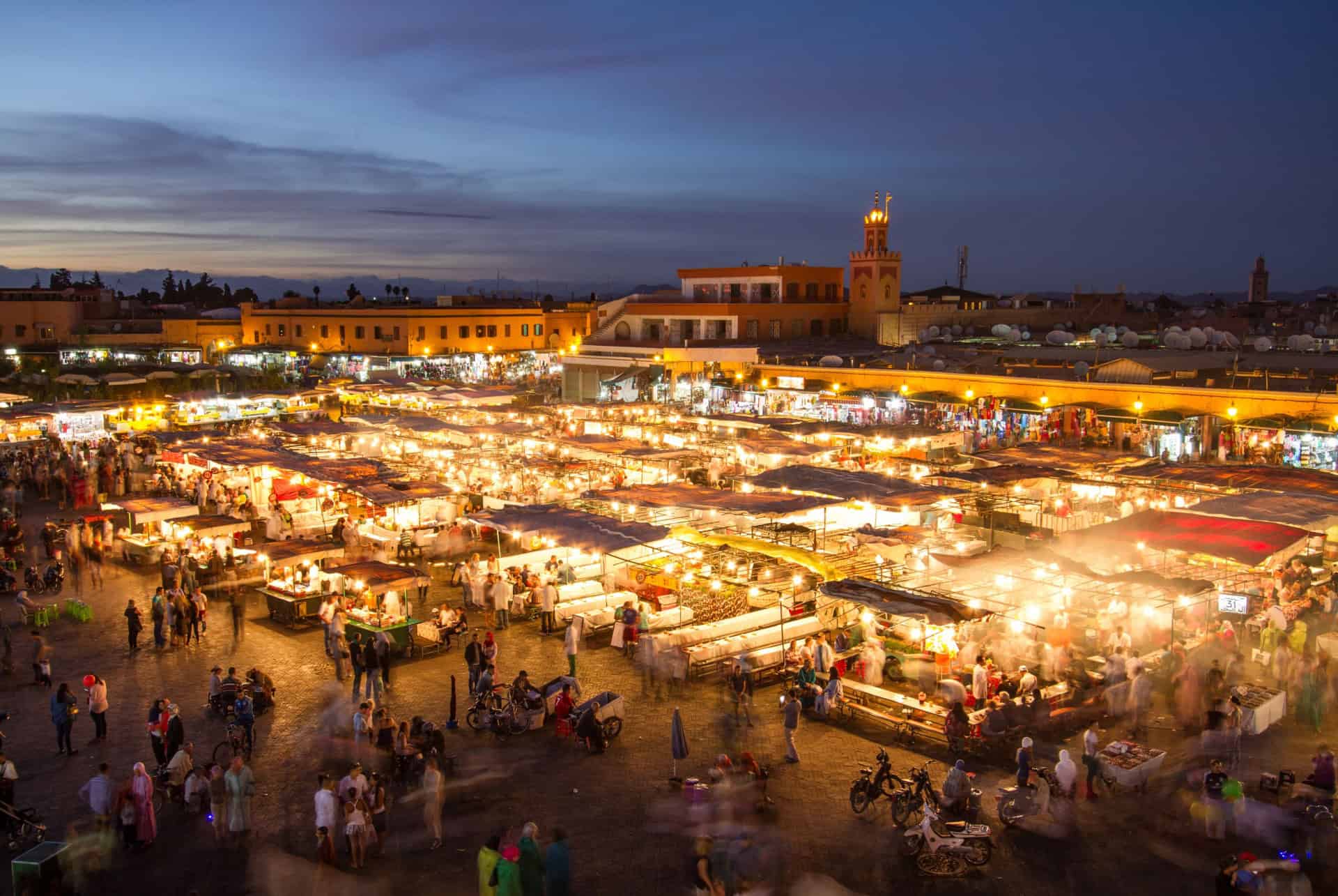 place jemaa el-fna en soiree marrakech
