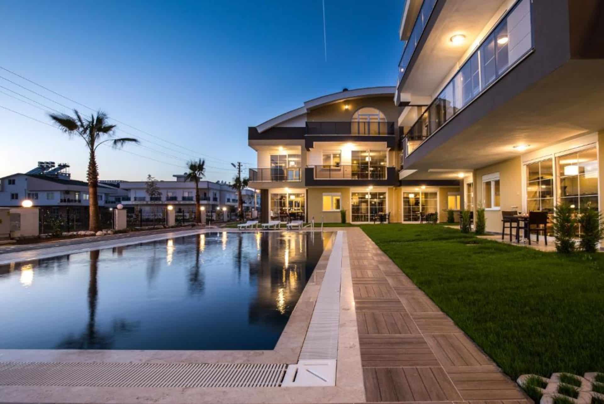 lara beach homes