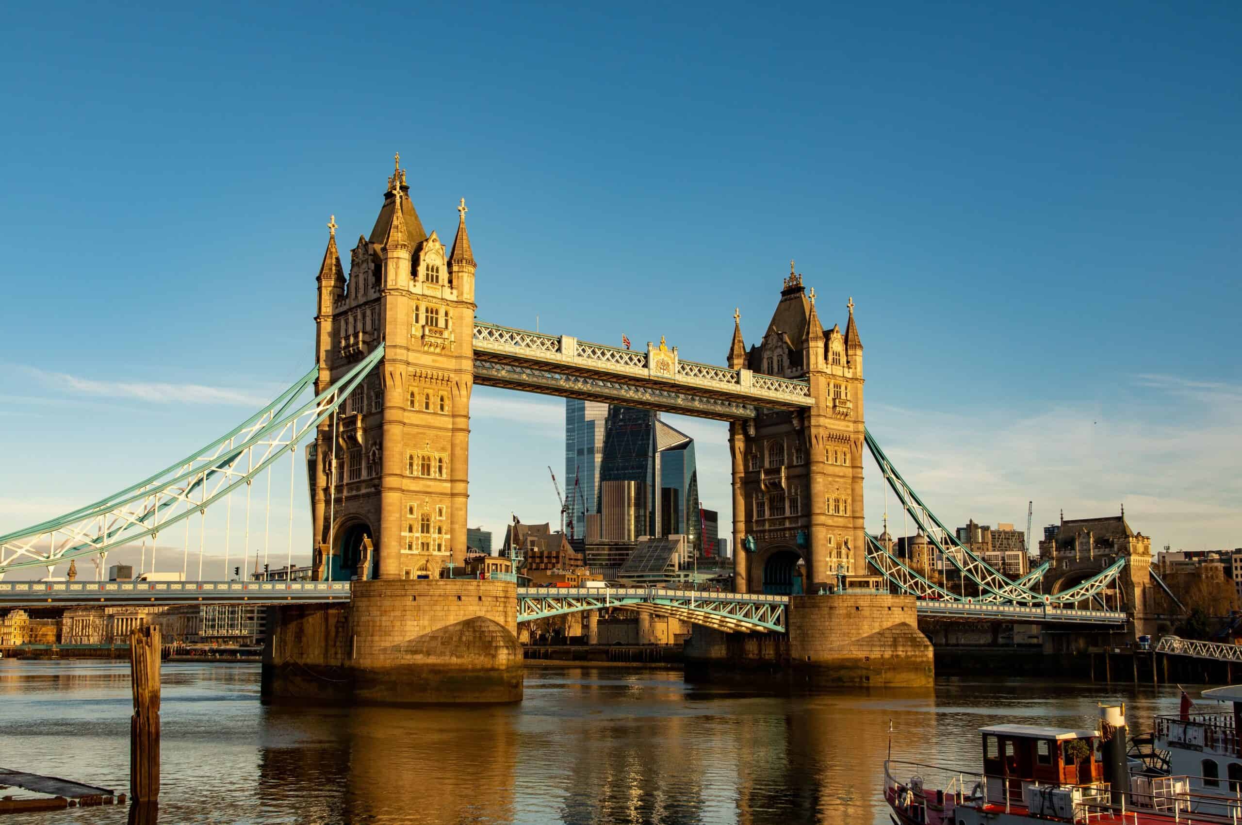 tower bridge matin