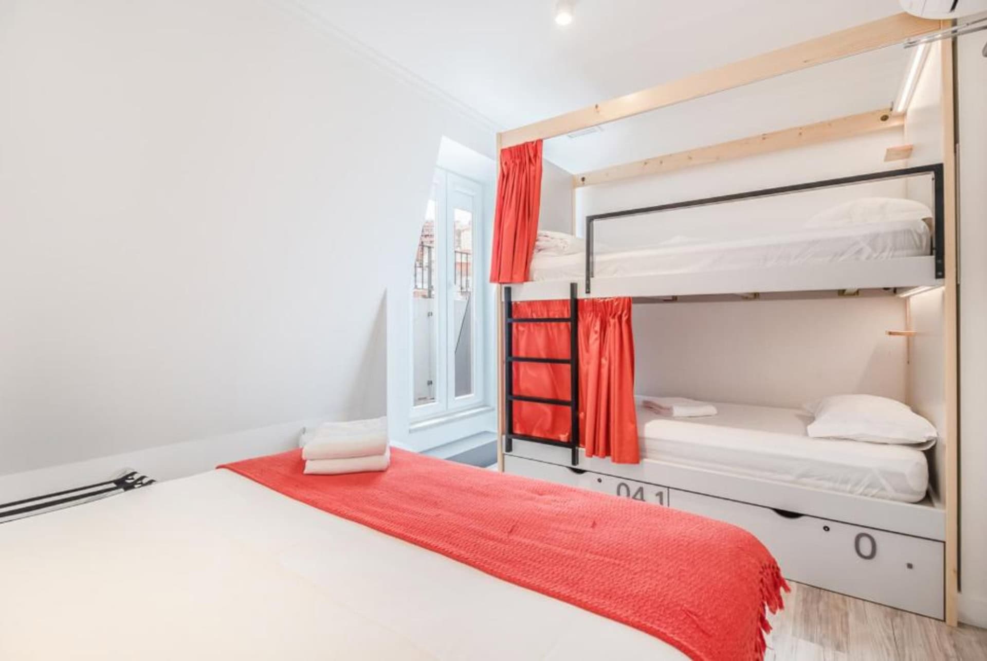 be lisbon hostel intendente chambre familiale