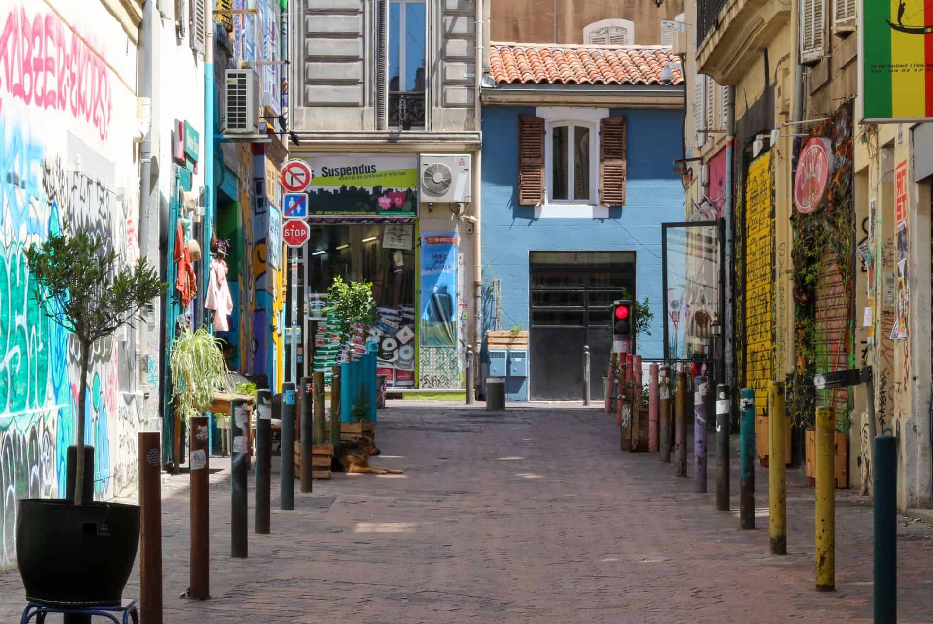quartier la plaine ou dormir a marseille