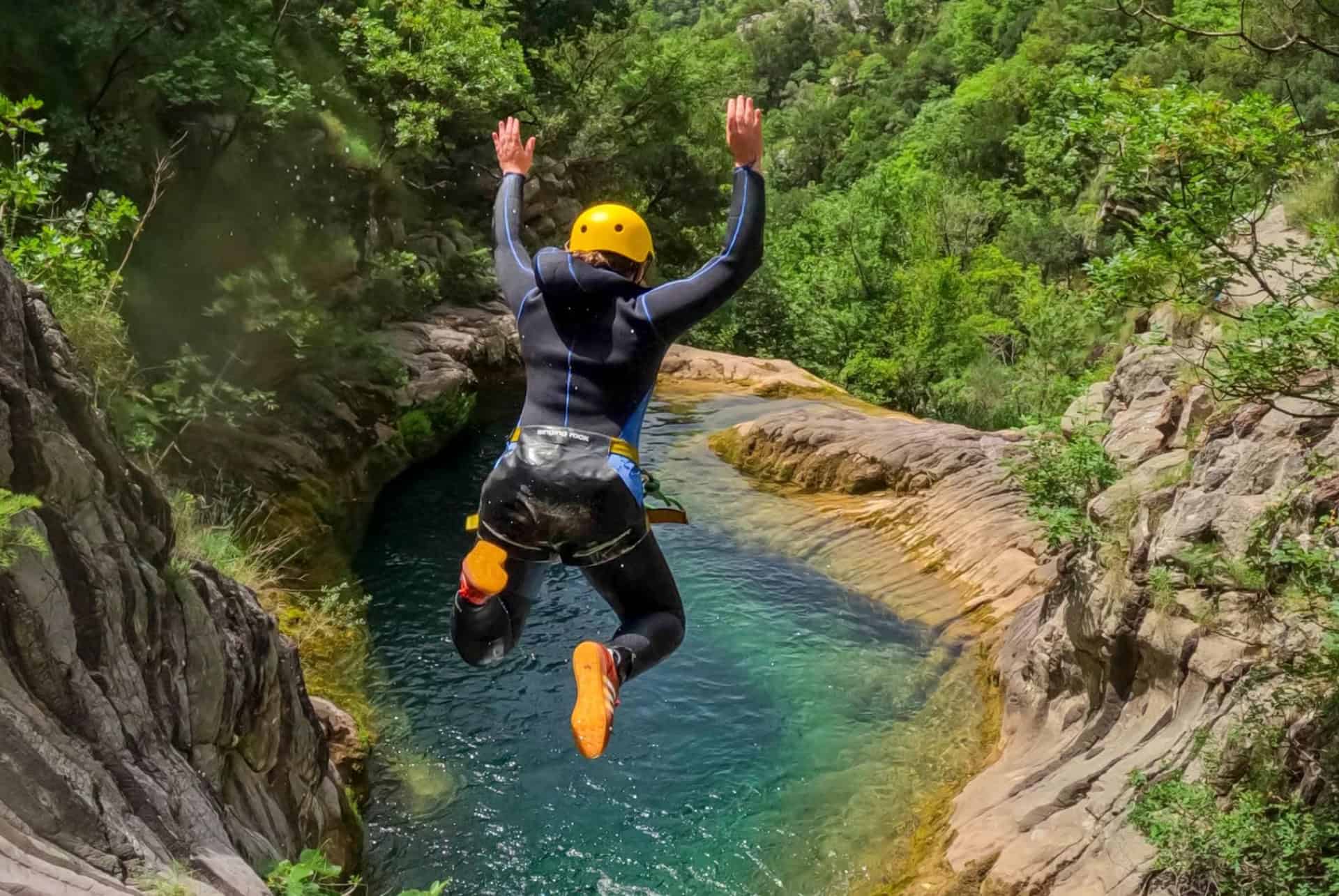 Canyoning dans le canyon de Drenostica