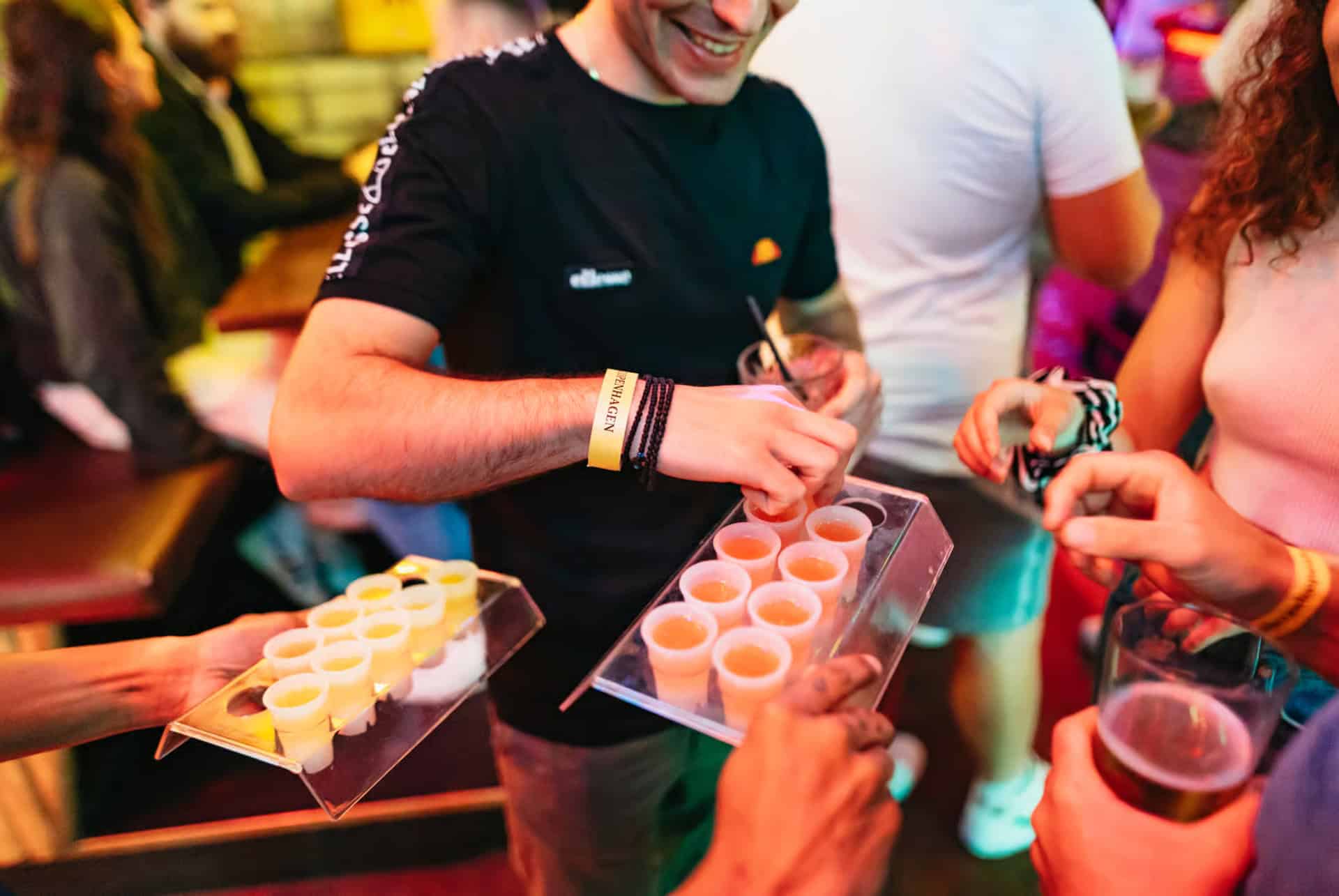 Tournée des pubs avec 4 shots et 1 boisson