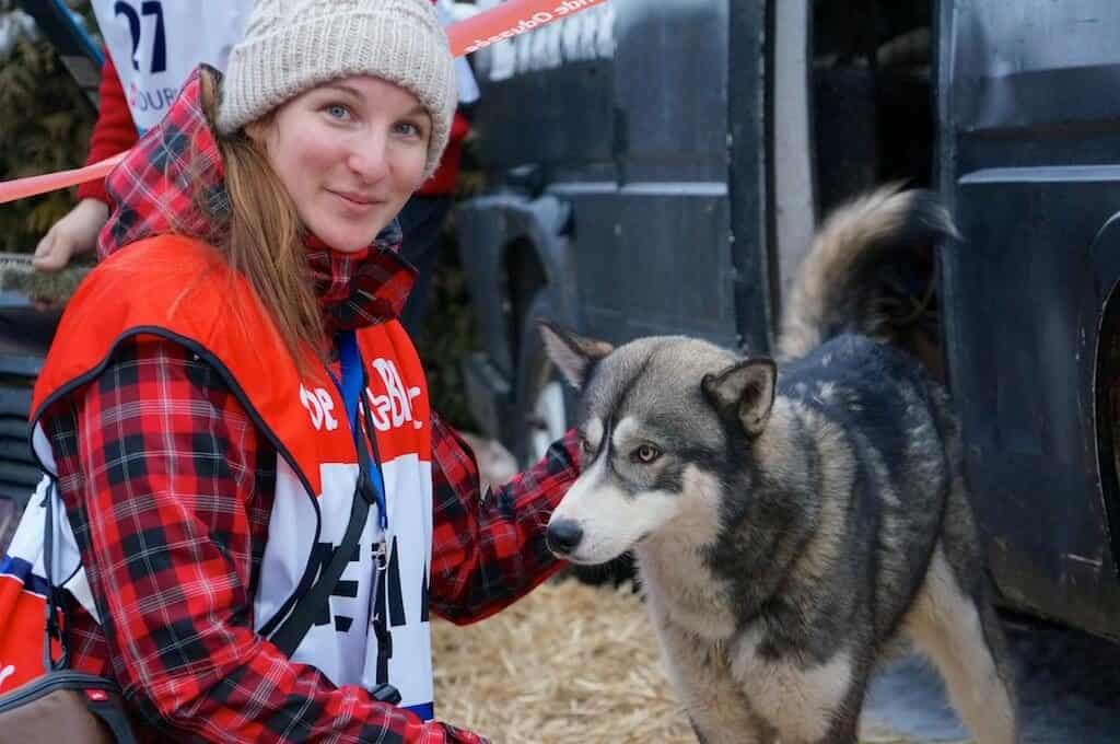 Moment complice avec un Husky de sibérie