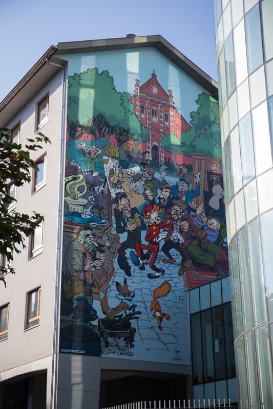 Fresque murale de la bande dessinée de Spirou