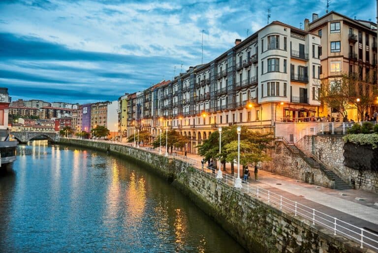 que-faire-bilbao-d-couvrez-15-lieux-incontournables-visiter