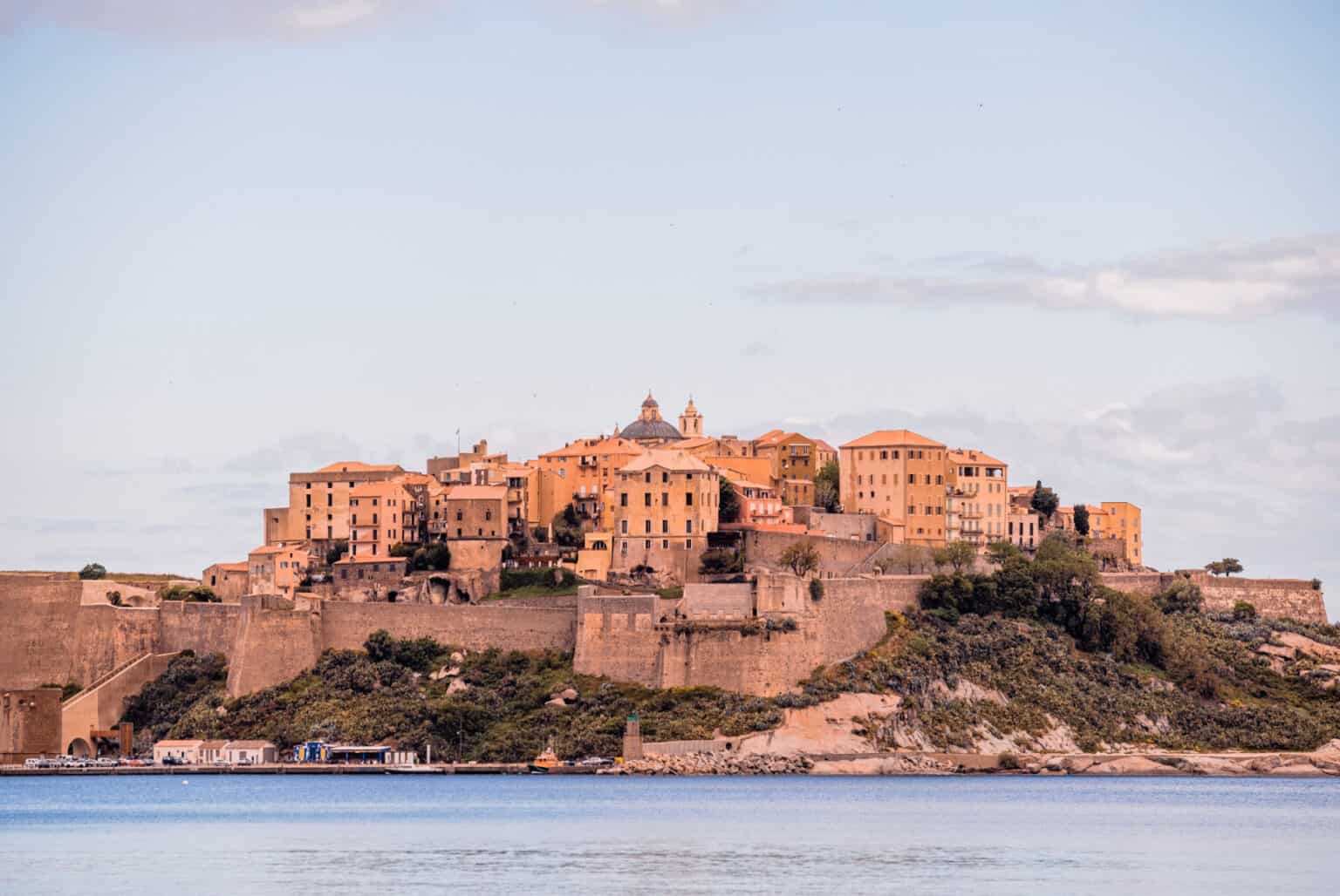 Que faire à Calvi ? 15 lieux et activités incontournables à faire