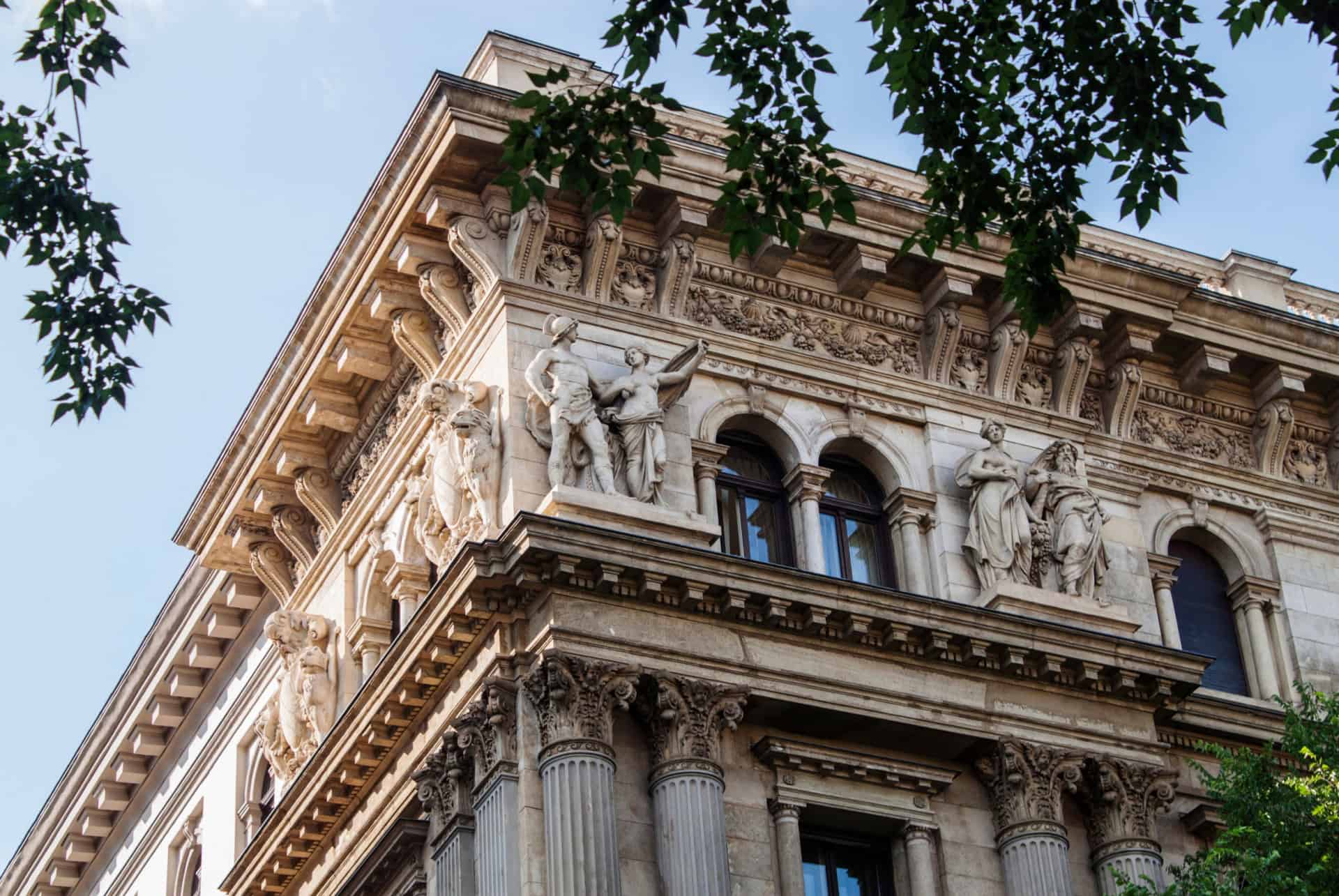 batiment historique à l'avenue Andrassy budapest