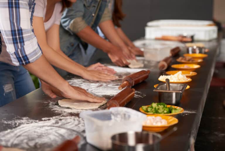 Atelier de fabrication de pizza traditionnelle