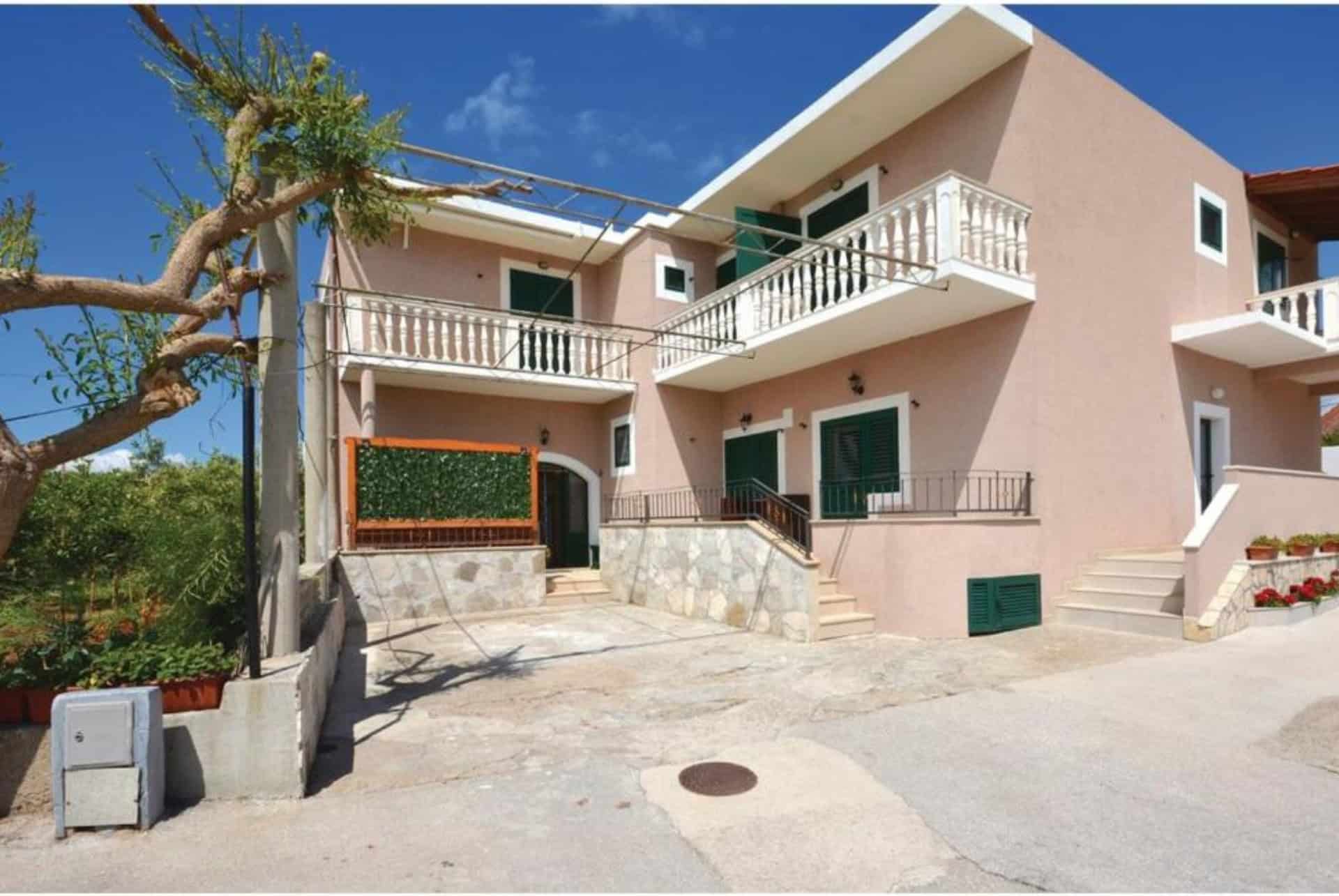 studio manora sucuraj