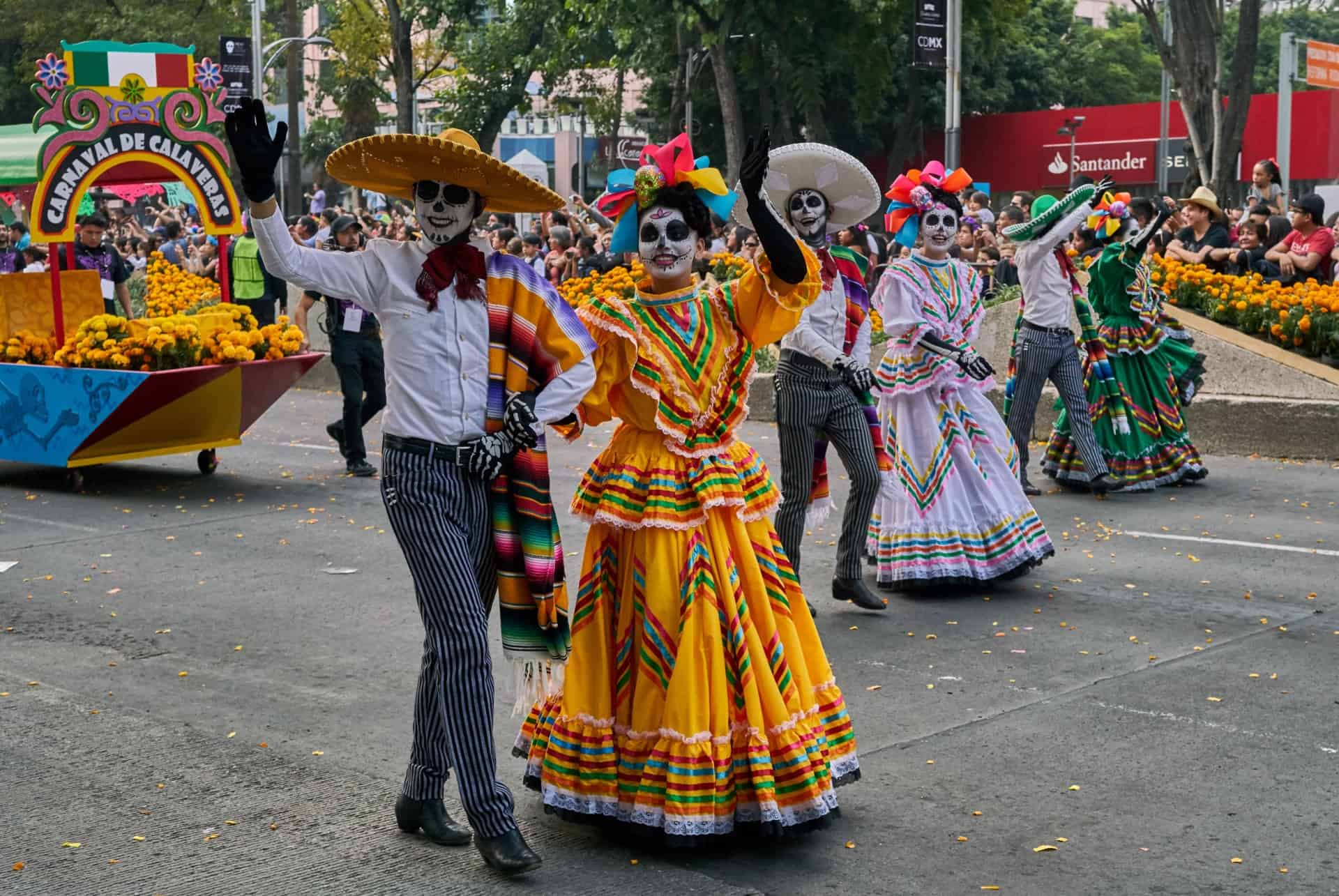 dia de los muertos defile mexique octobre