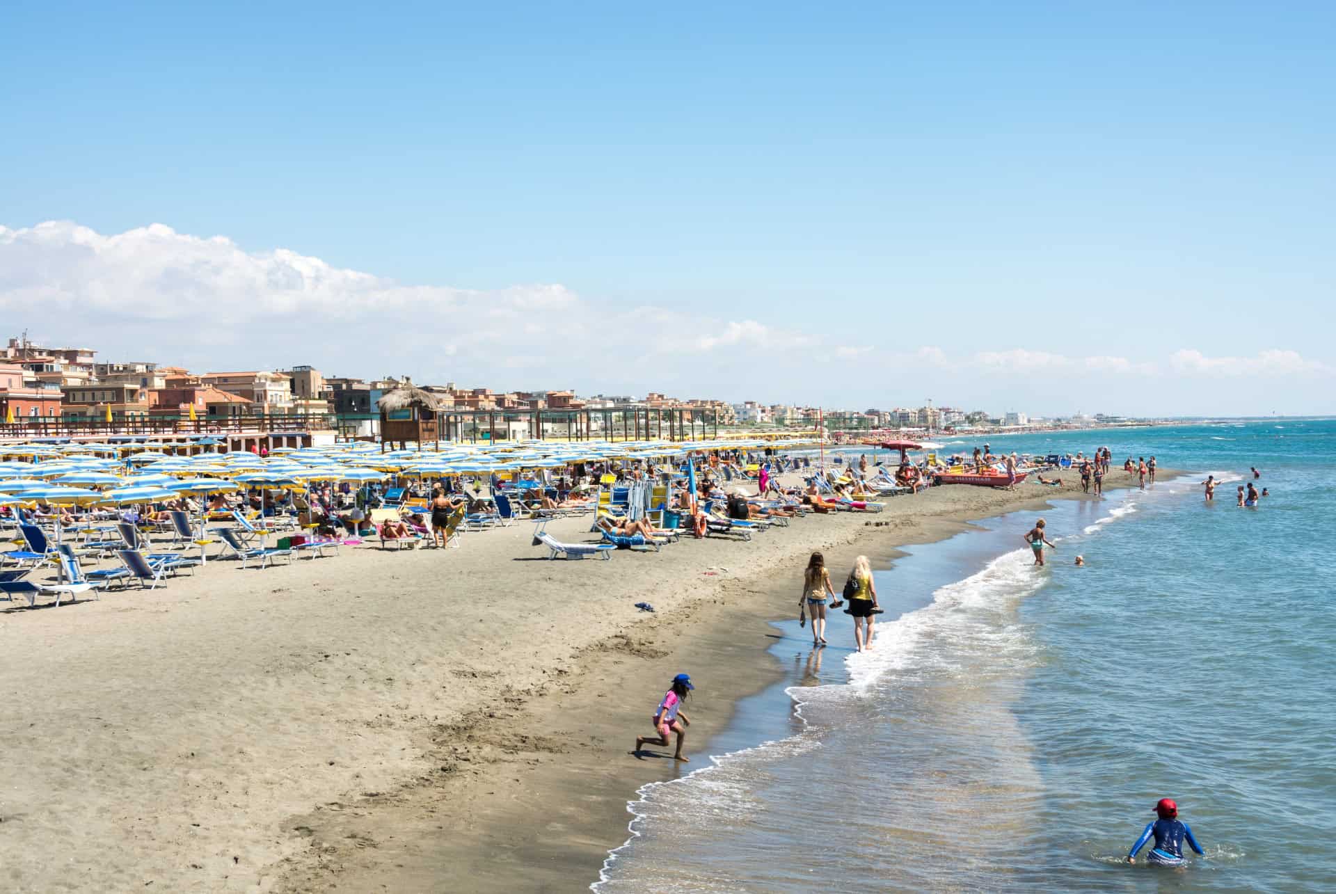 plage ostia rome en juillet