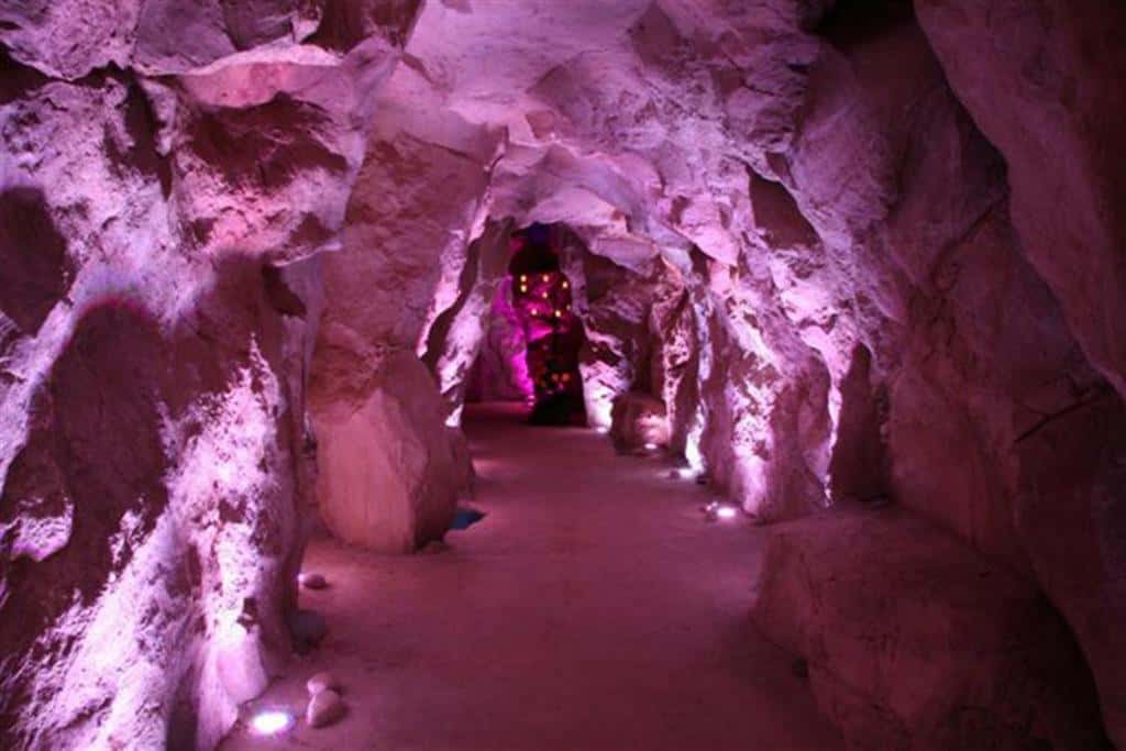 regina palace grotte