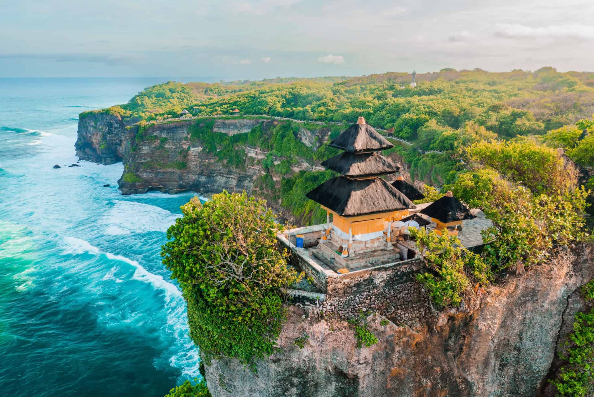 temple uluwatu bali