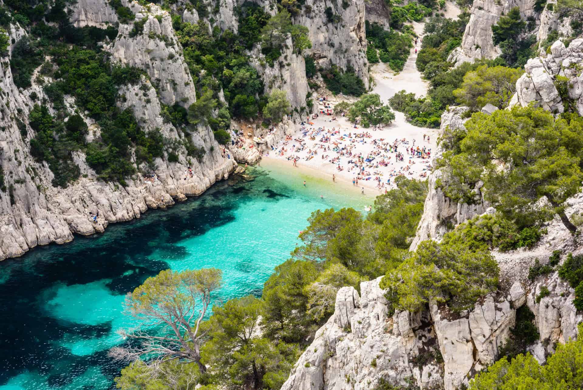 plages sud ou nord france calanque en vau