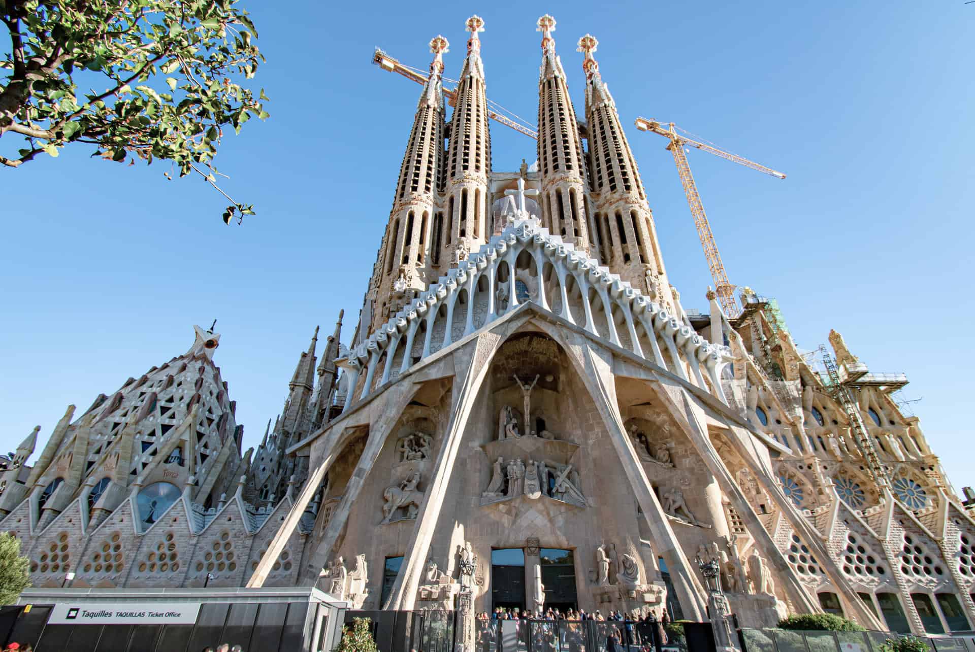 visiter la sagrada familia facade de la passion