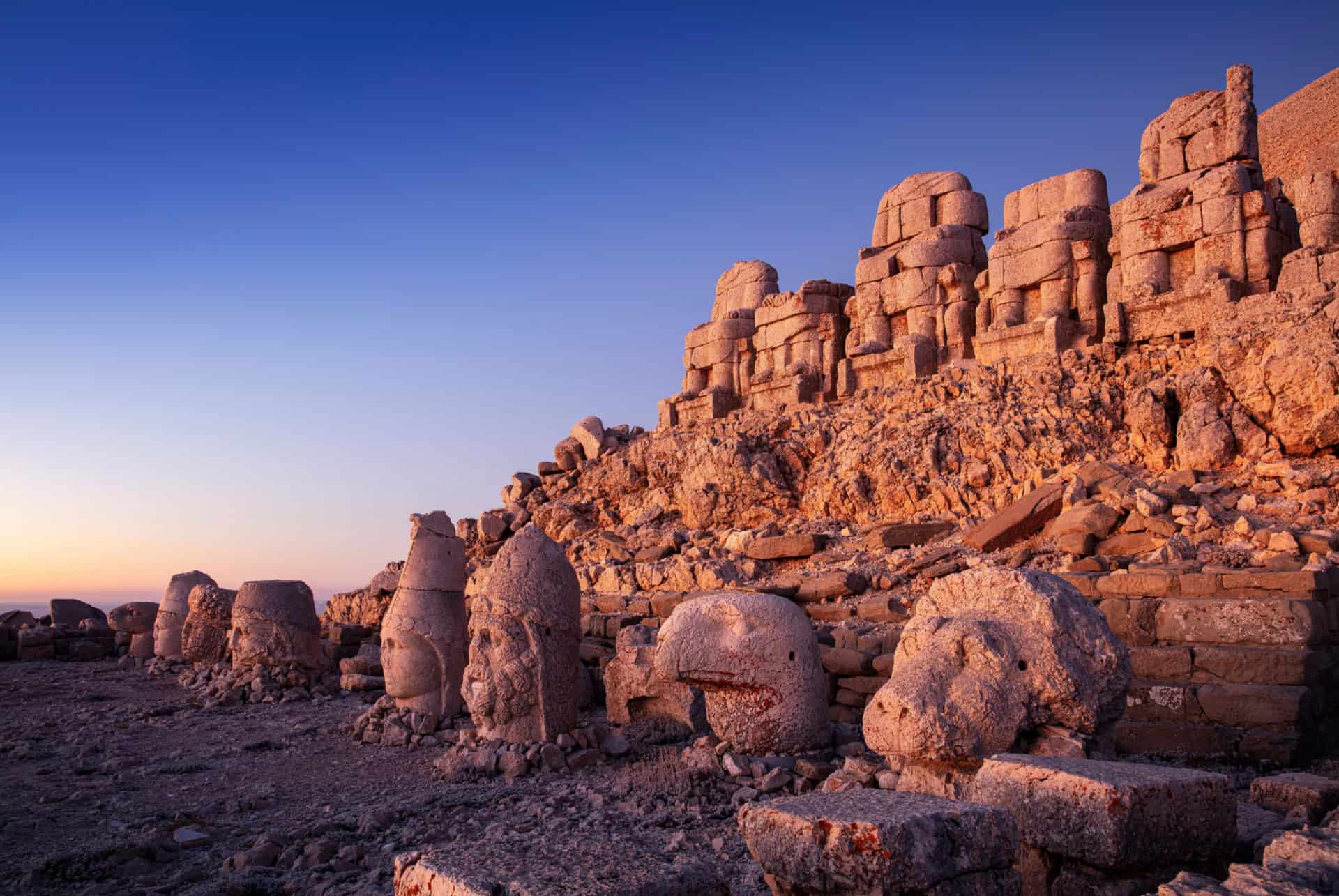 montagne nemrut turquie