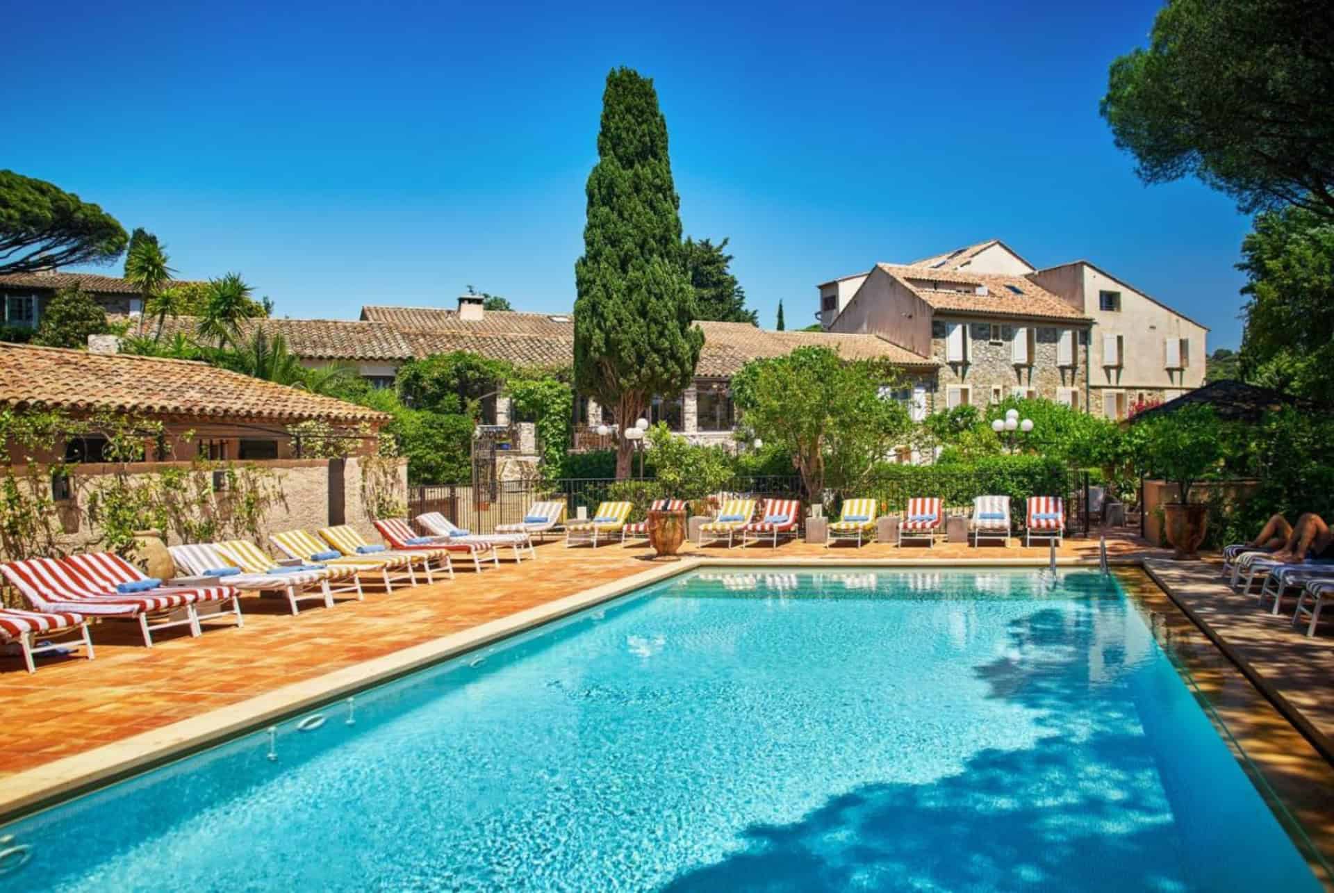 piscine exterieure la ferme d'augustin