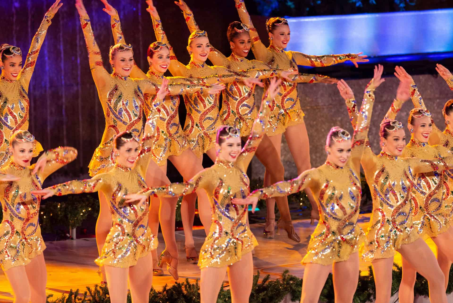 radio city rockettes noel a new york