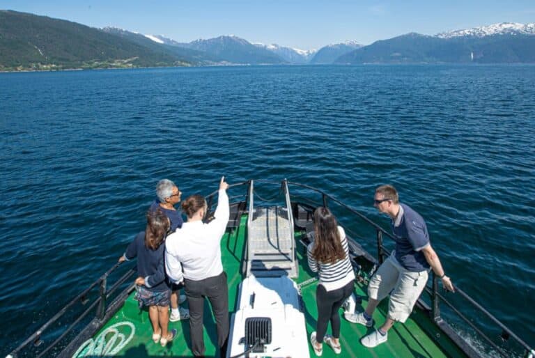 Visite guidée des fjords et glaciers du Fjærland