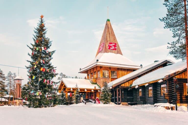 Village du Père Noël, rennes et huskies