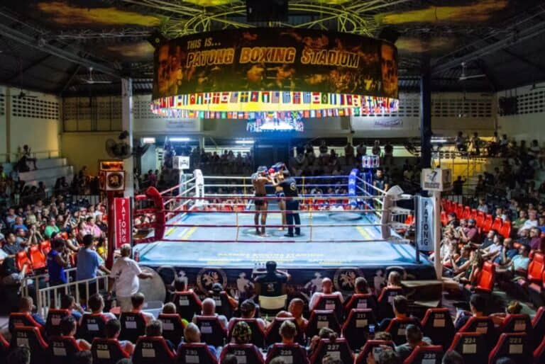 Match de box thaï à Patong