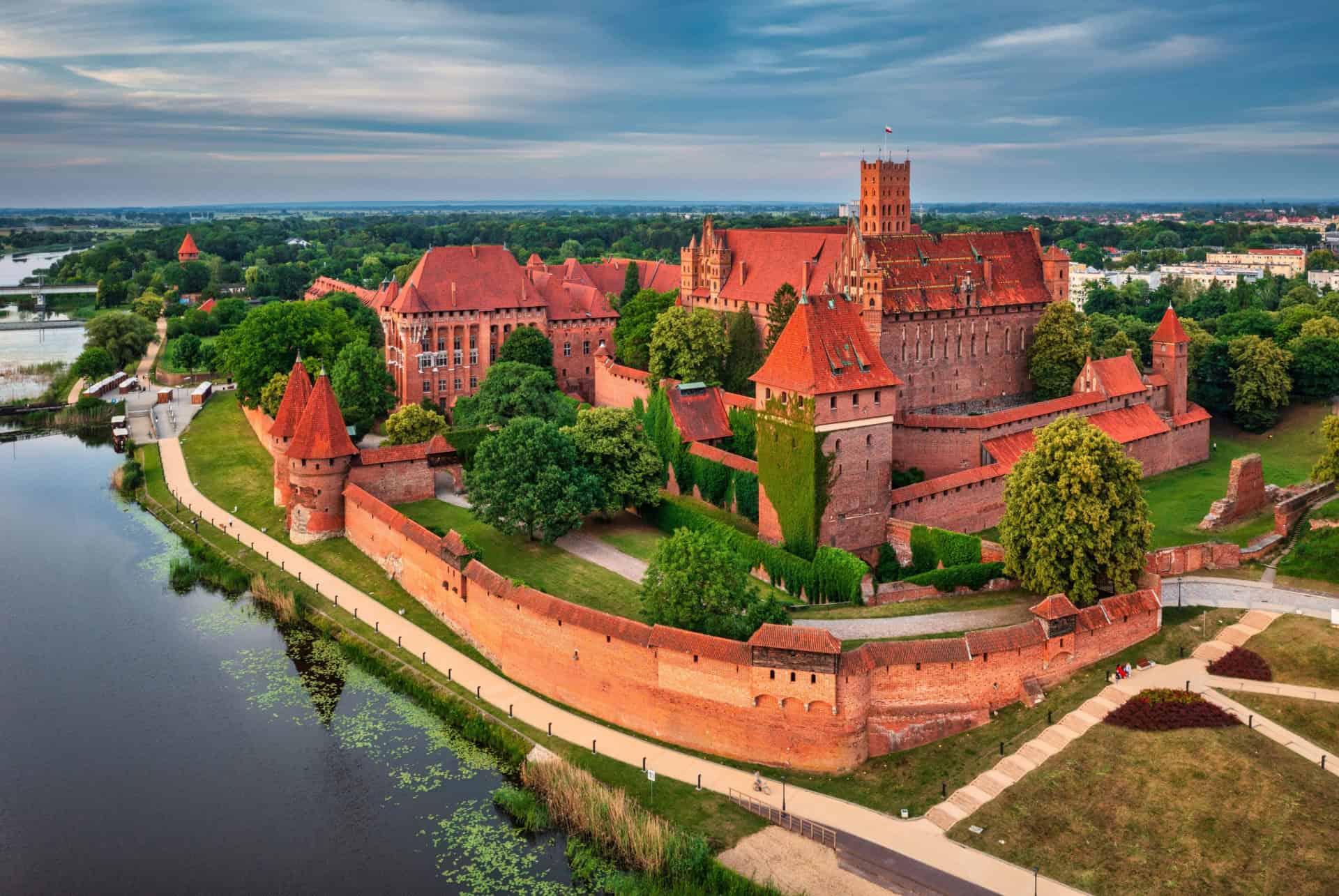 que faire en pologne visiter le chateau medieval de malbork