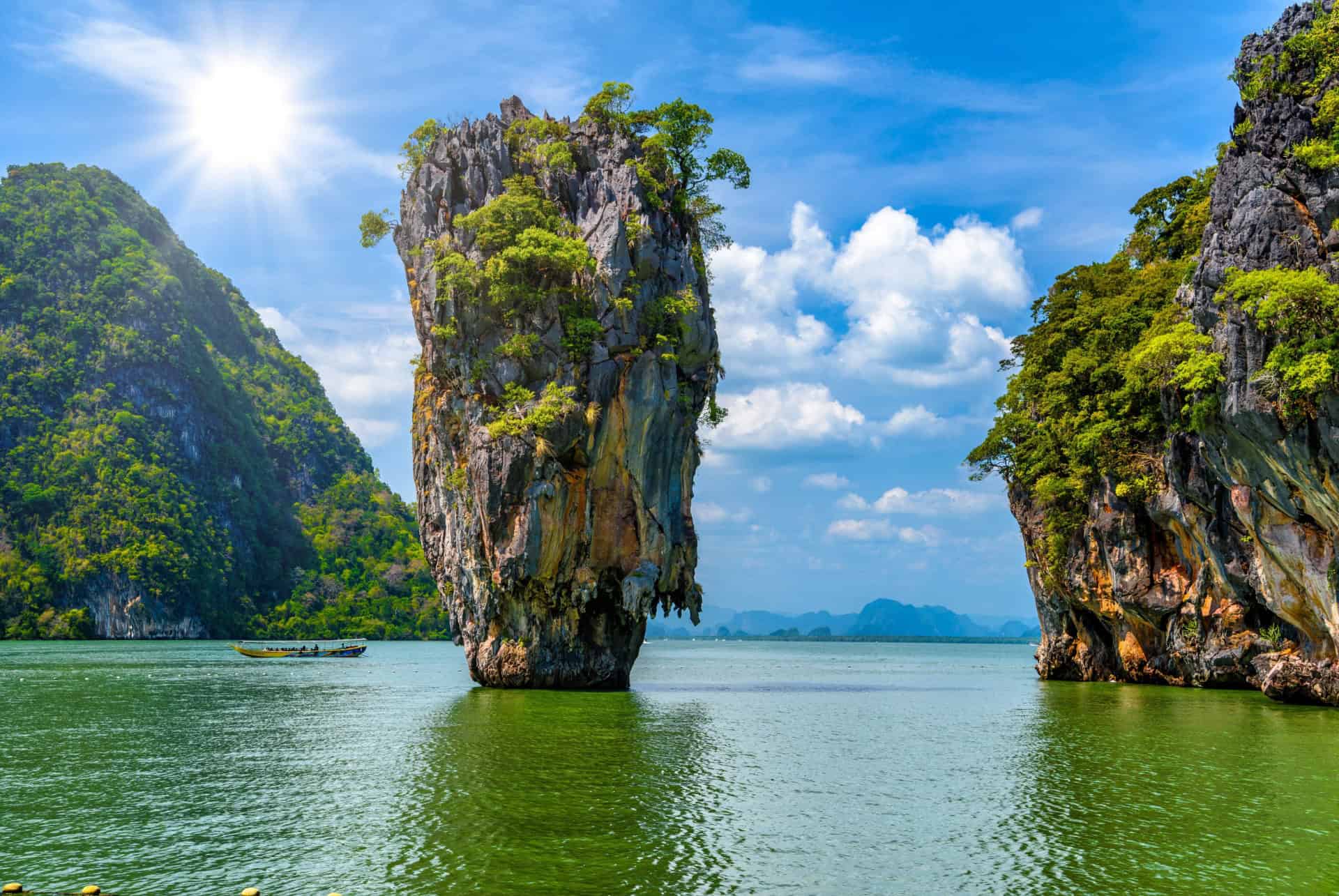 rocher ile de james bond dans la baie de phang nga