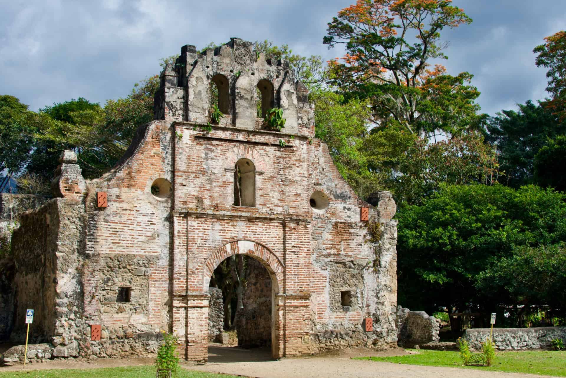 ruines eglise ujarras costa rica