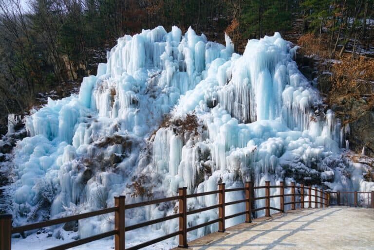 Vallée glaciaire d’Eobi, île de Nami et Jardin du Matin Calme