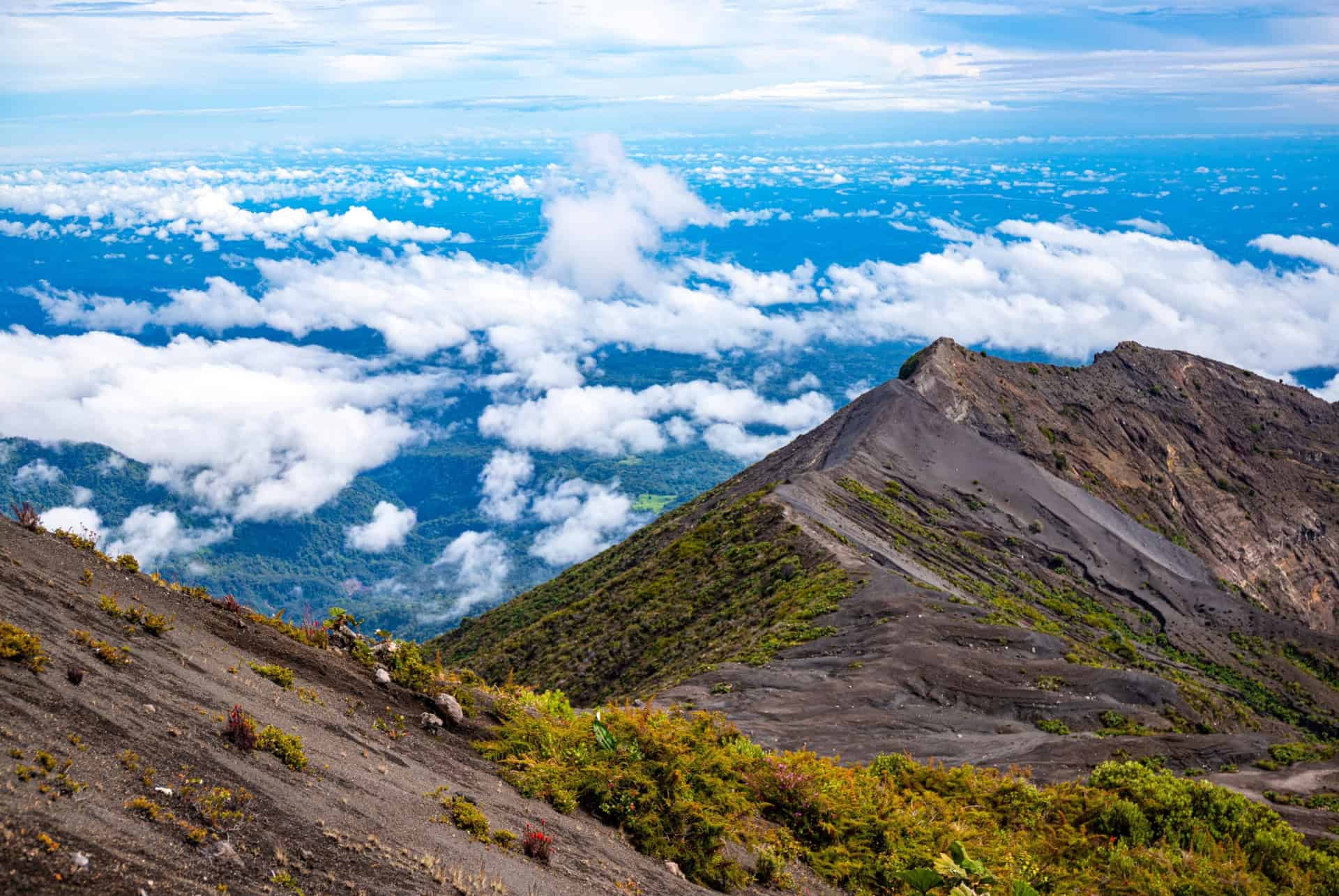 volcan irazu costa rica