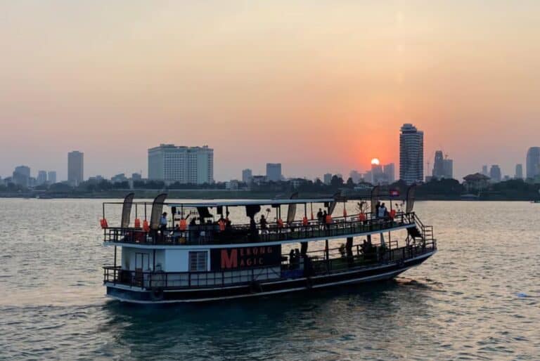 Croisière au coucher du soleil avec buffet