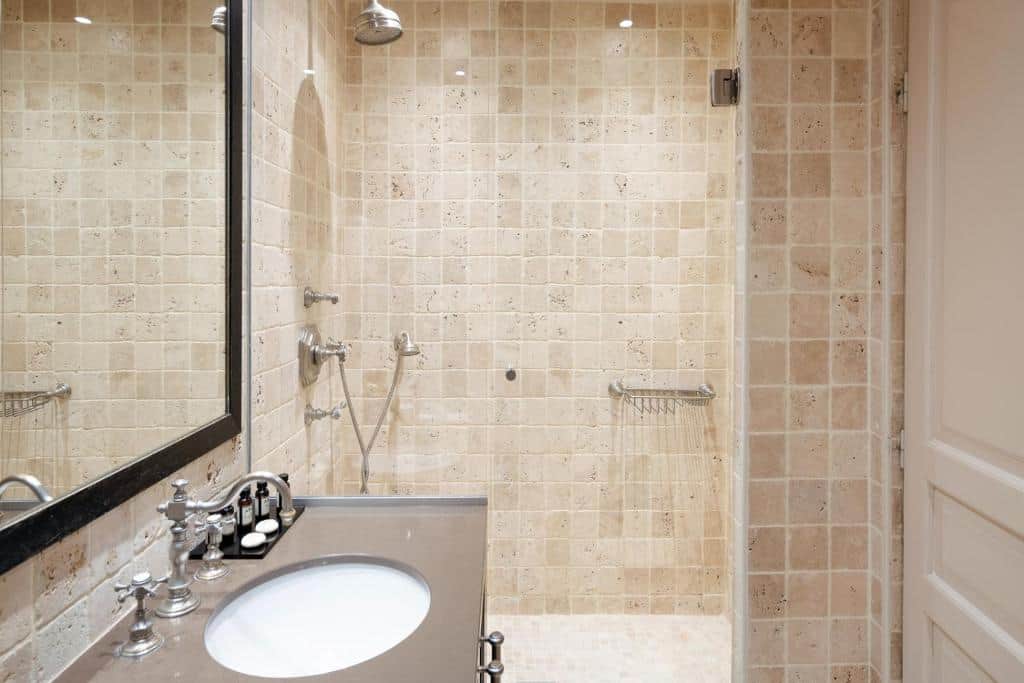 hotel saint louis marais paris