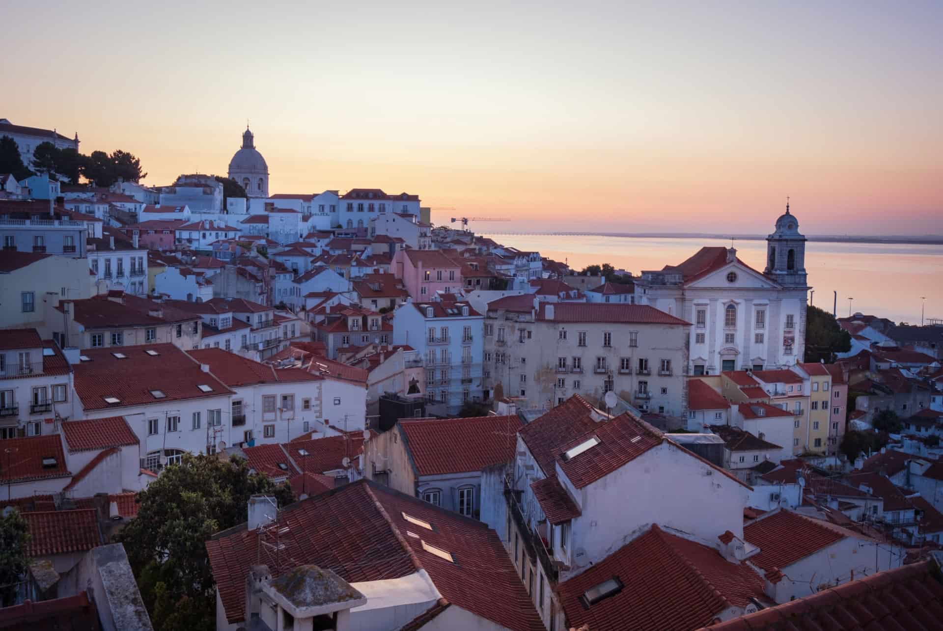 miradouro das portas do sol lisbonne