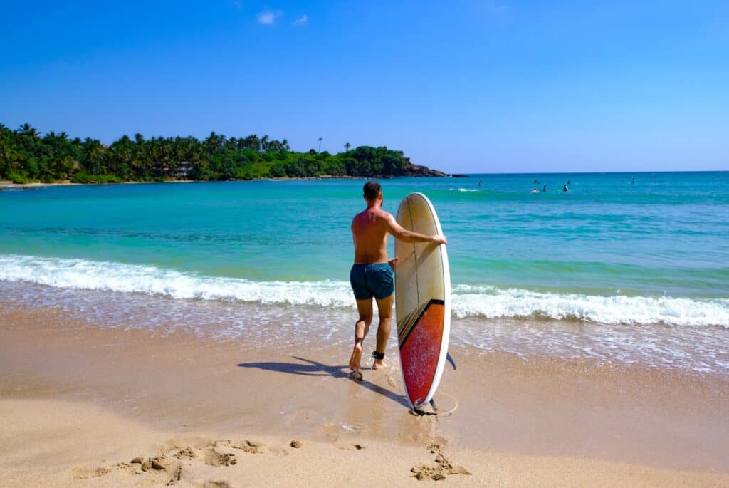 surf hikkaduwa sri lanka