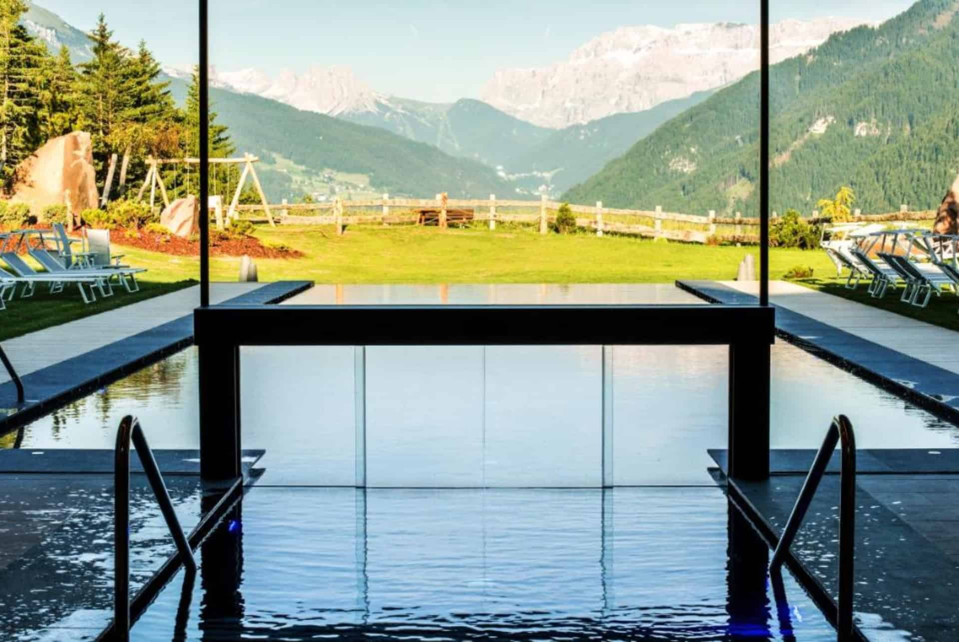 hotel pinei piscine