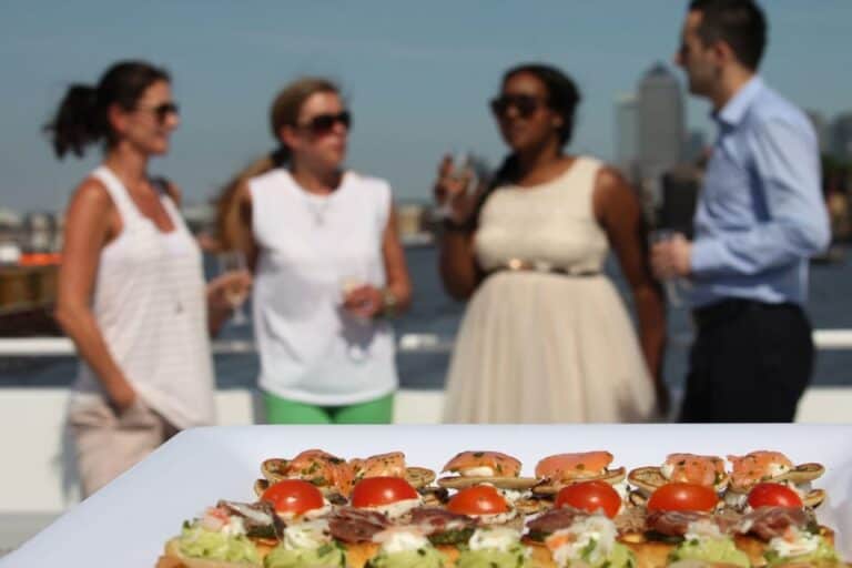 Croisière en soirée avec champagne